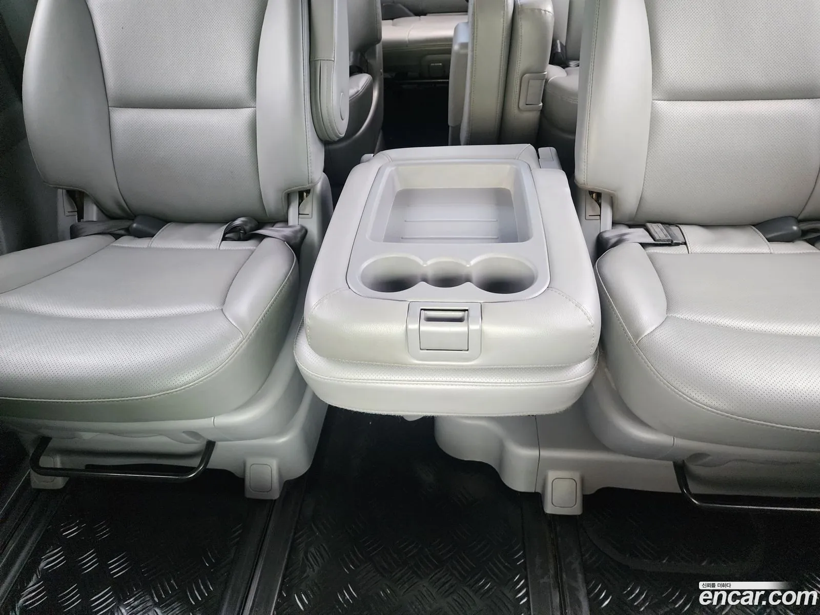 Hyundai Grand Starex 2018 — 11