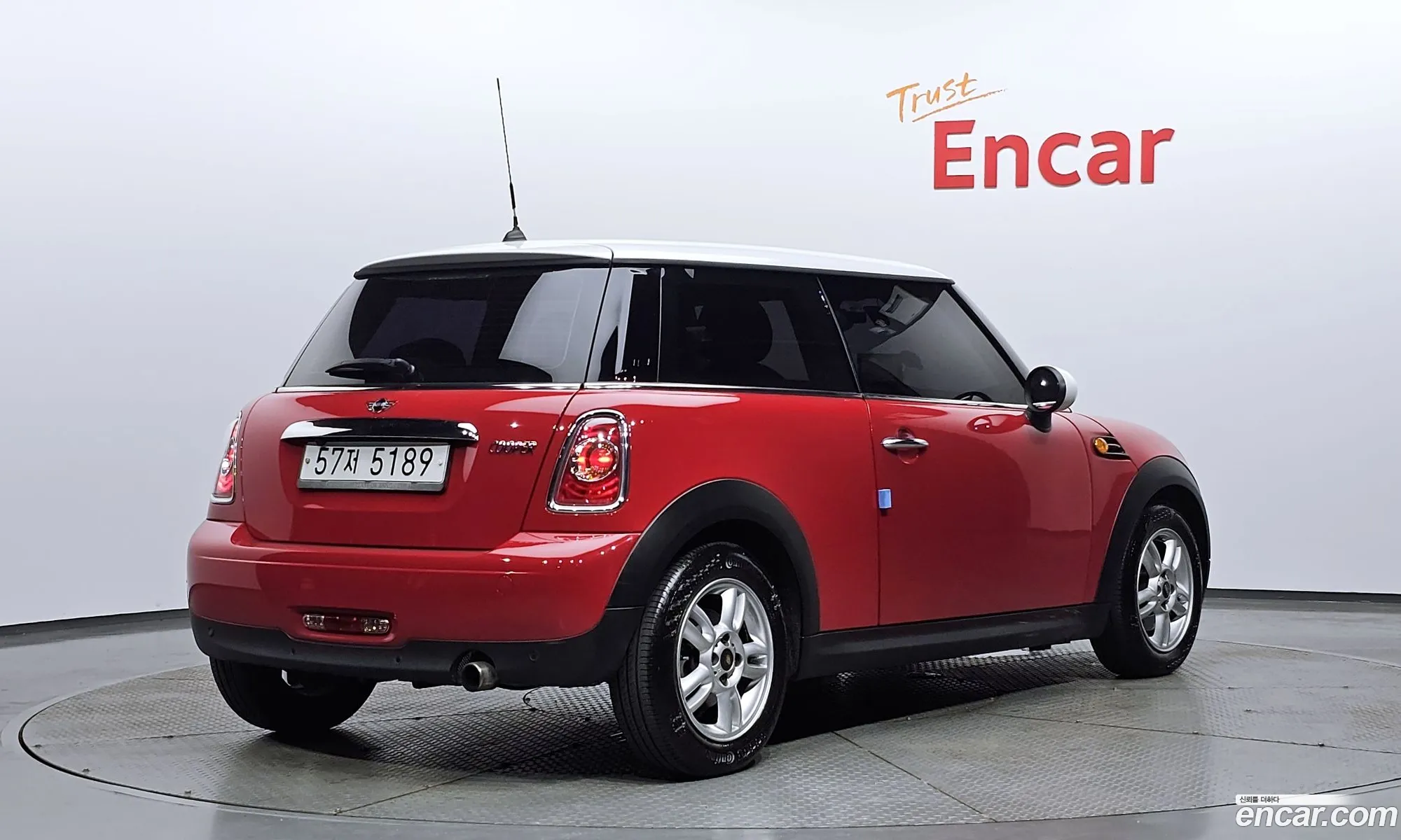 Mini Cooper 2011 WMWSU310XCT206567 — 2