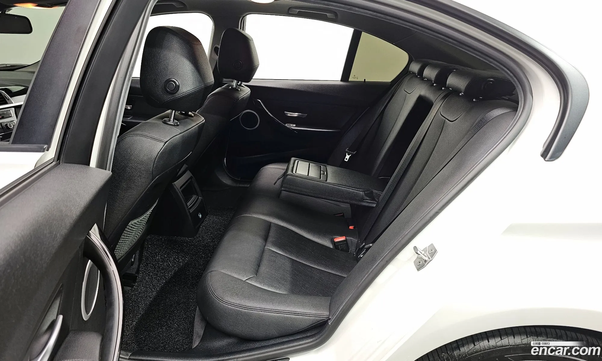 BMW 3 Series 2015 WBA8D1103GK655244 — 19