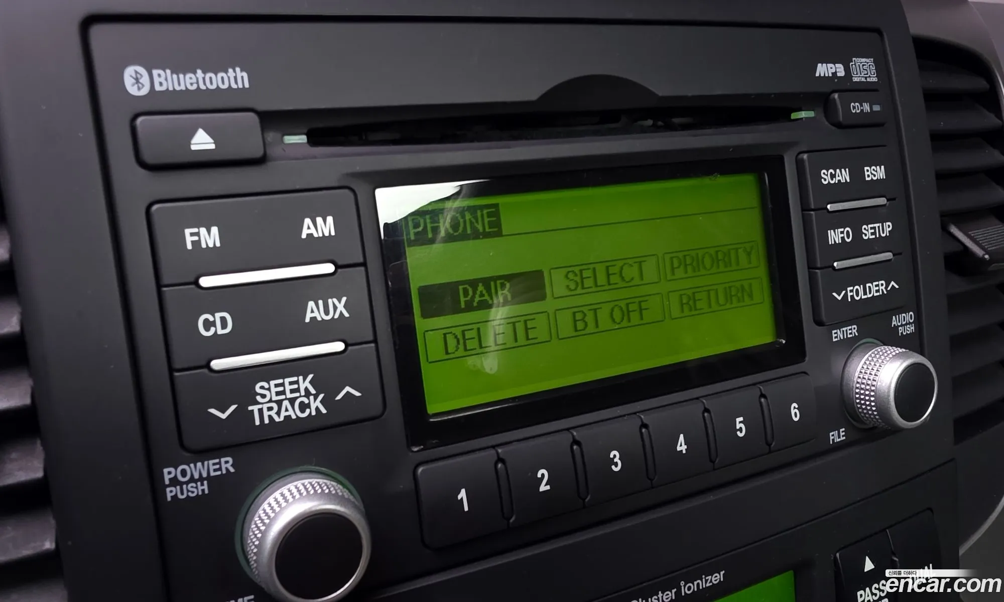 Kia Carnival R 2013 — 17