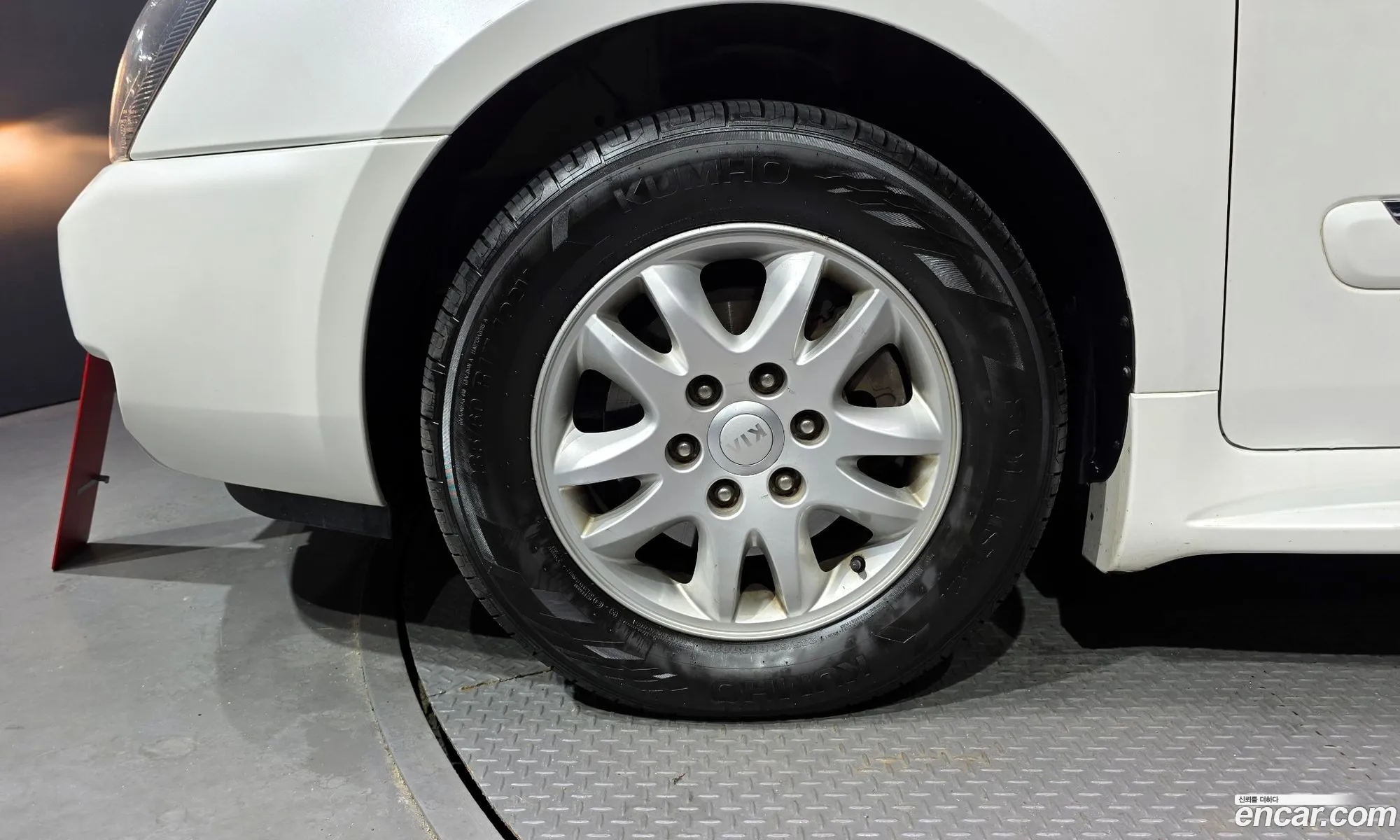 Kia Carnival R 2013 — 19