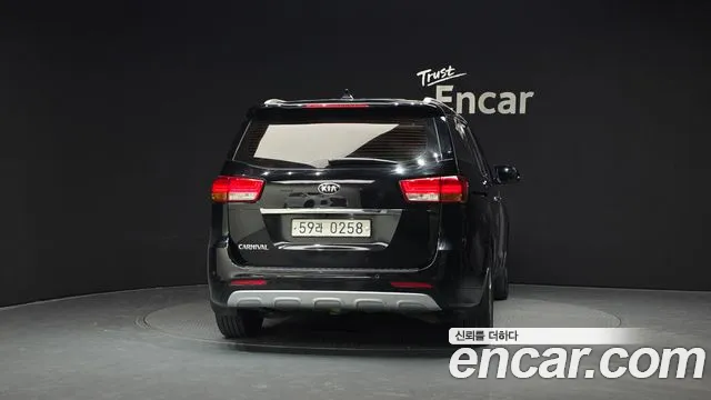 Kia Carnival 2016 — 3