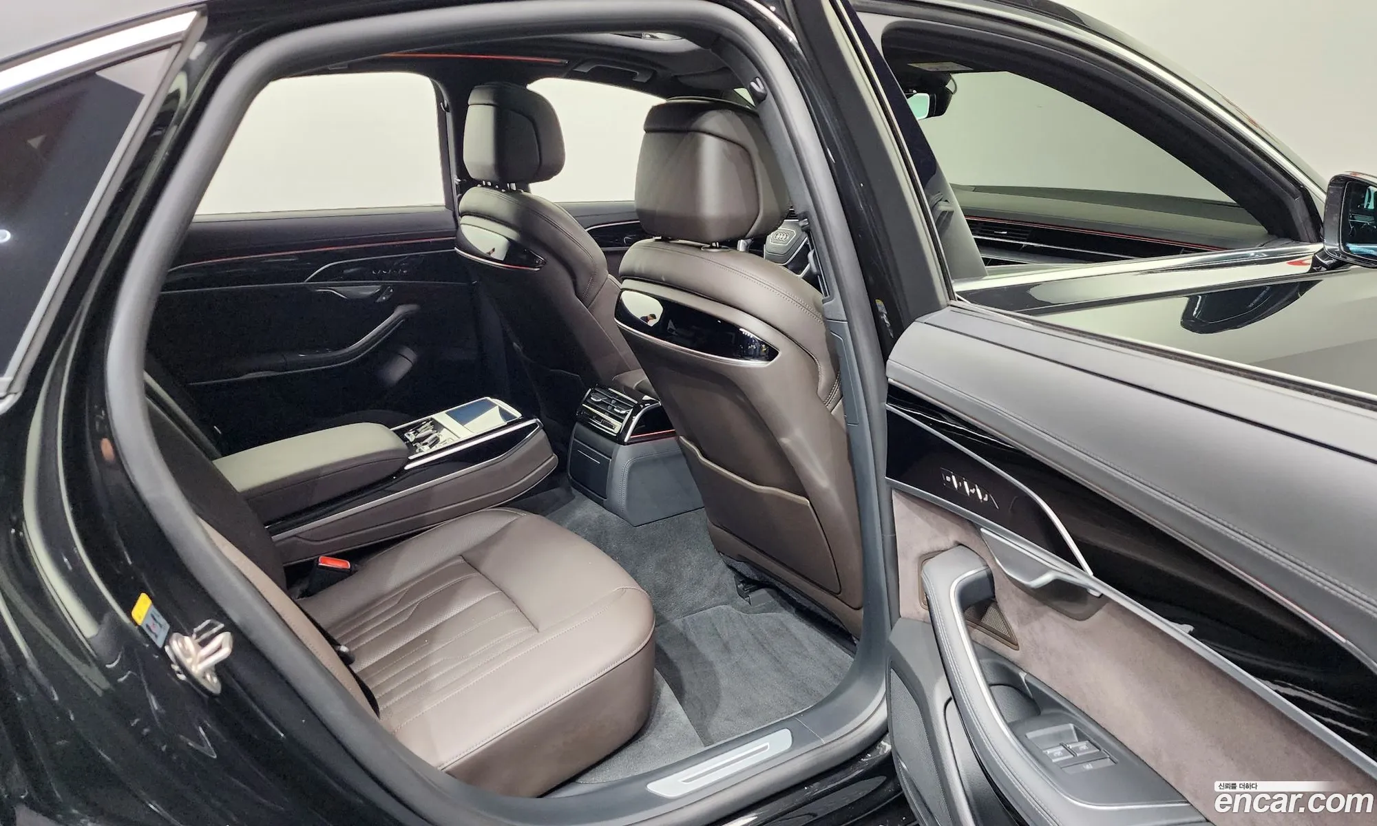 Audi A8 2023 — 19