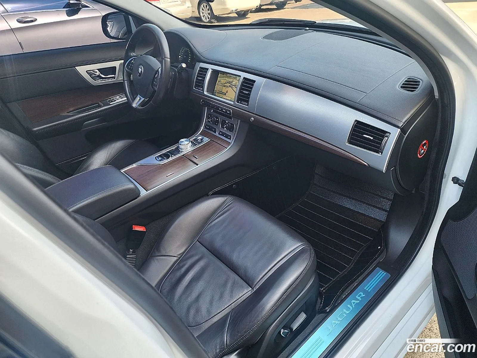 Jaguar XF 2014 — 9