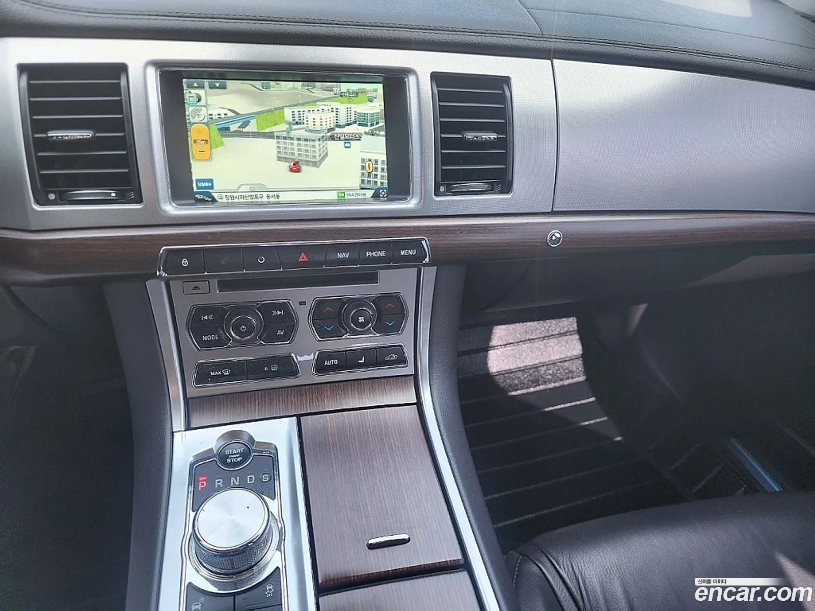 Jaguar XF 2014 — 15