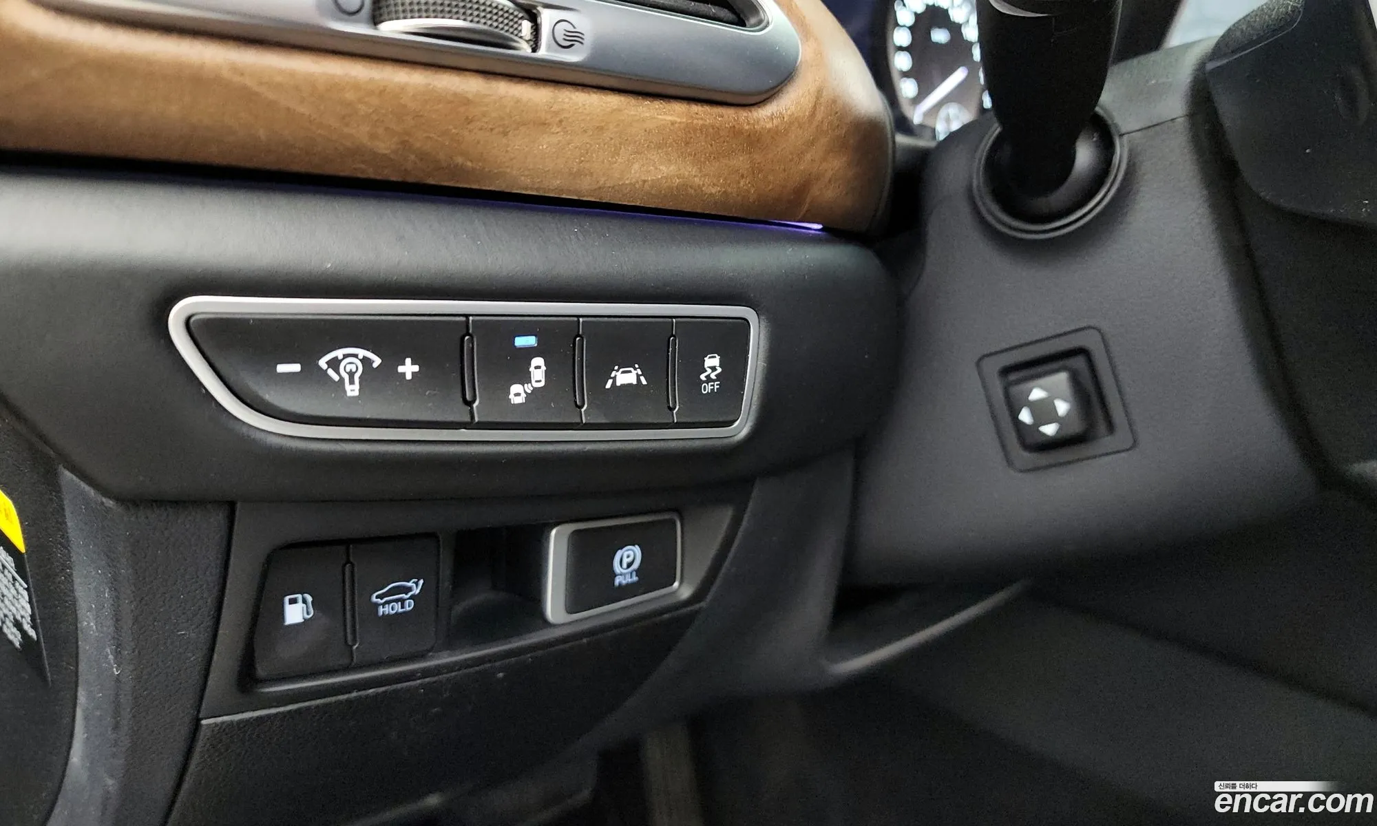 Genesis G90 2019 — 17