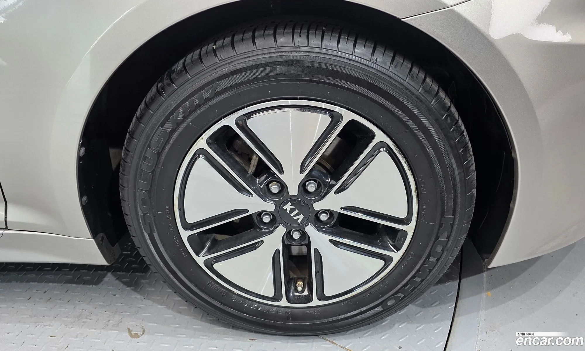 Kia K5 Hybrid 2012 — 2