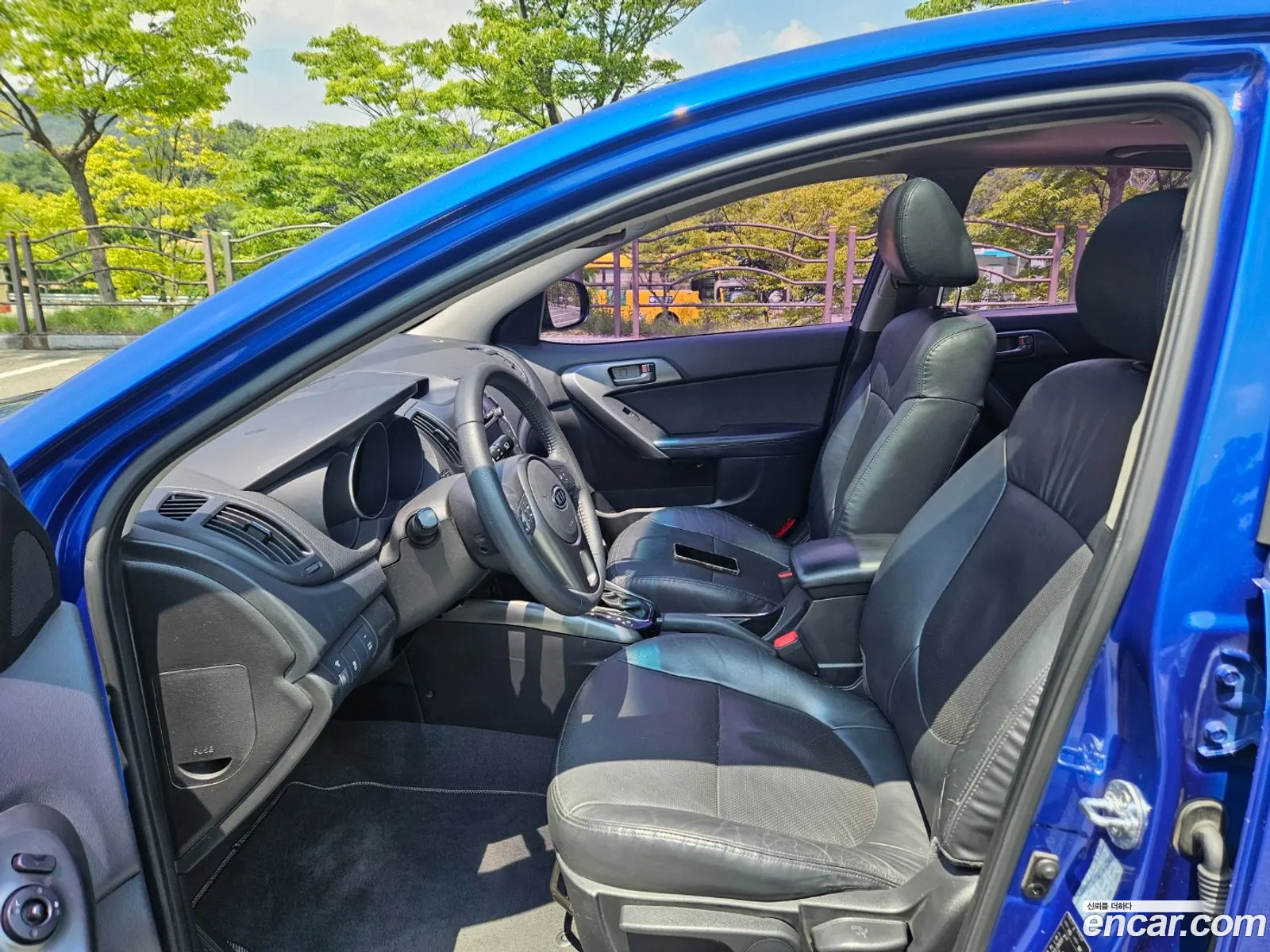 Kia Forte Hatchback 2011 — 20