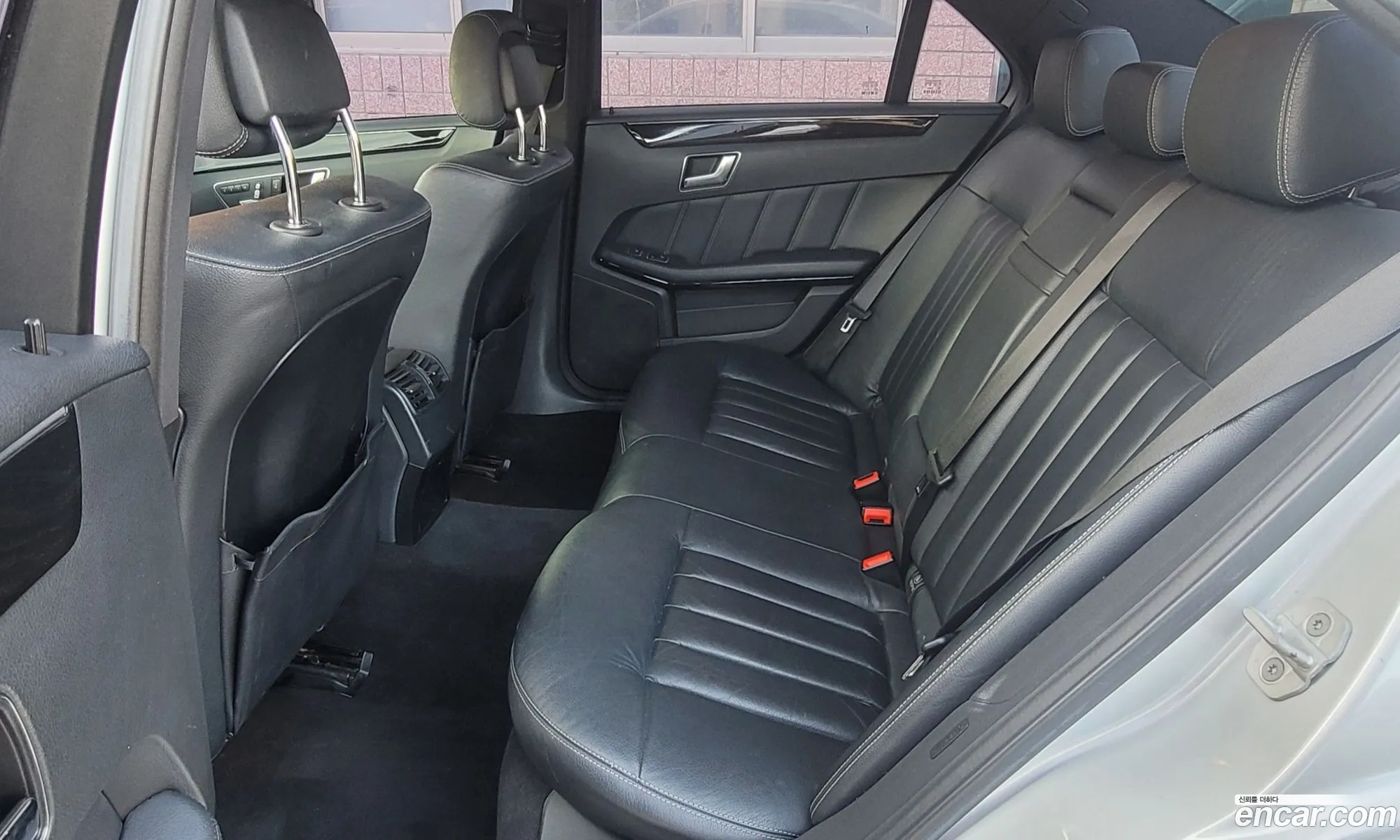 Mercedes-Benz E-Class W212 2013 — 12