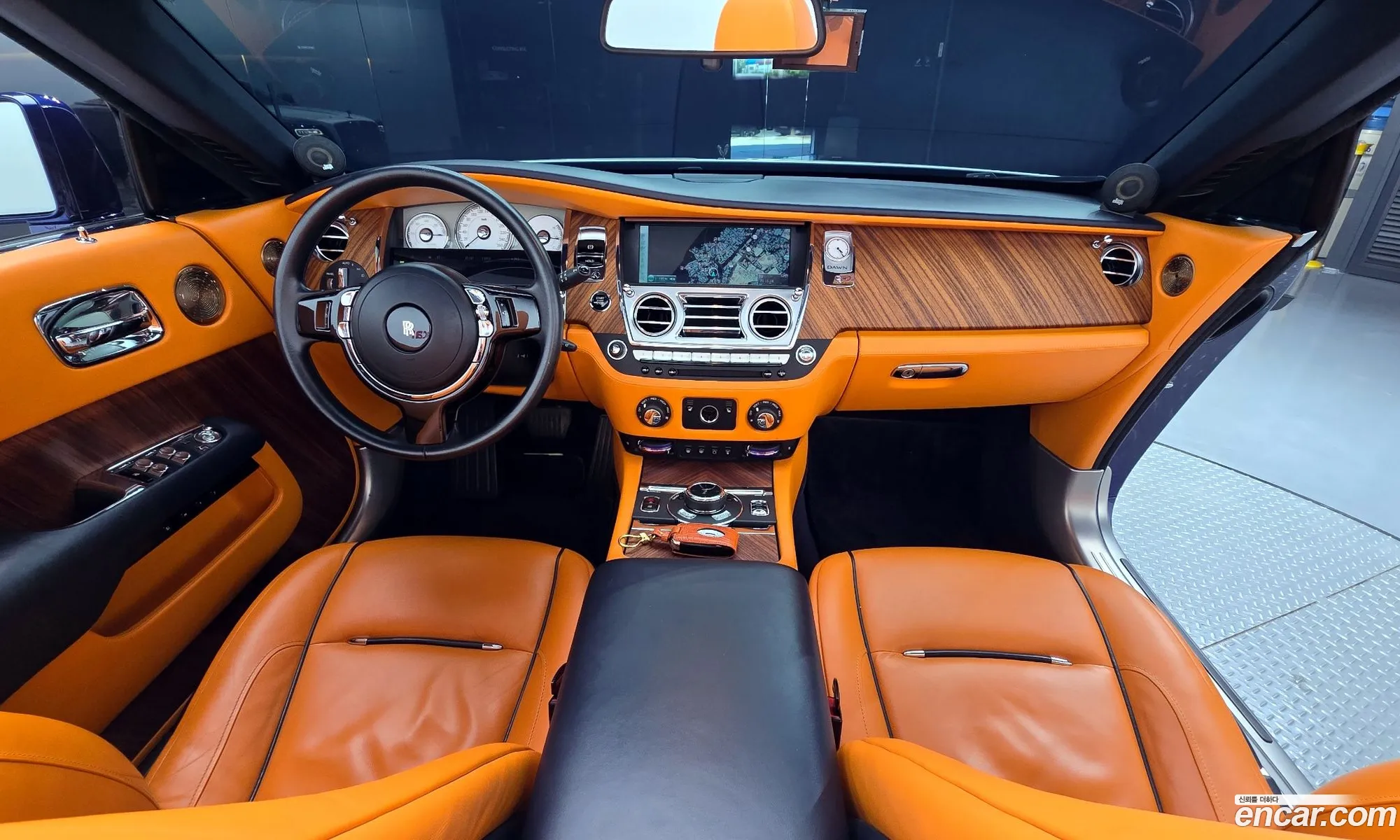 Rolls-Royce Dawn 2017 SCA666D03HU100580 — 5