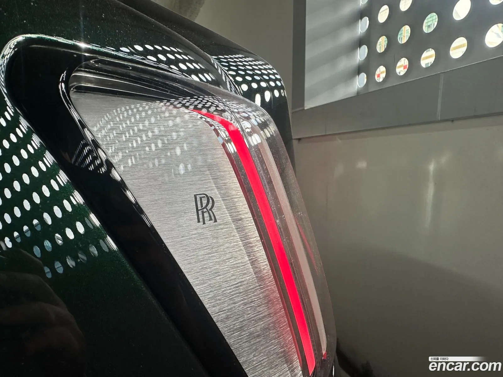 Rolls-Royce Spectre 2024 — 18