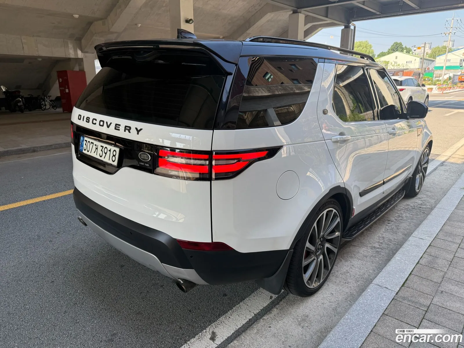 Land Rover Discovery 5 2017 — 16
