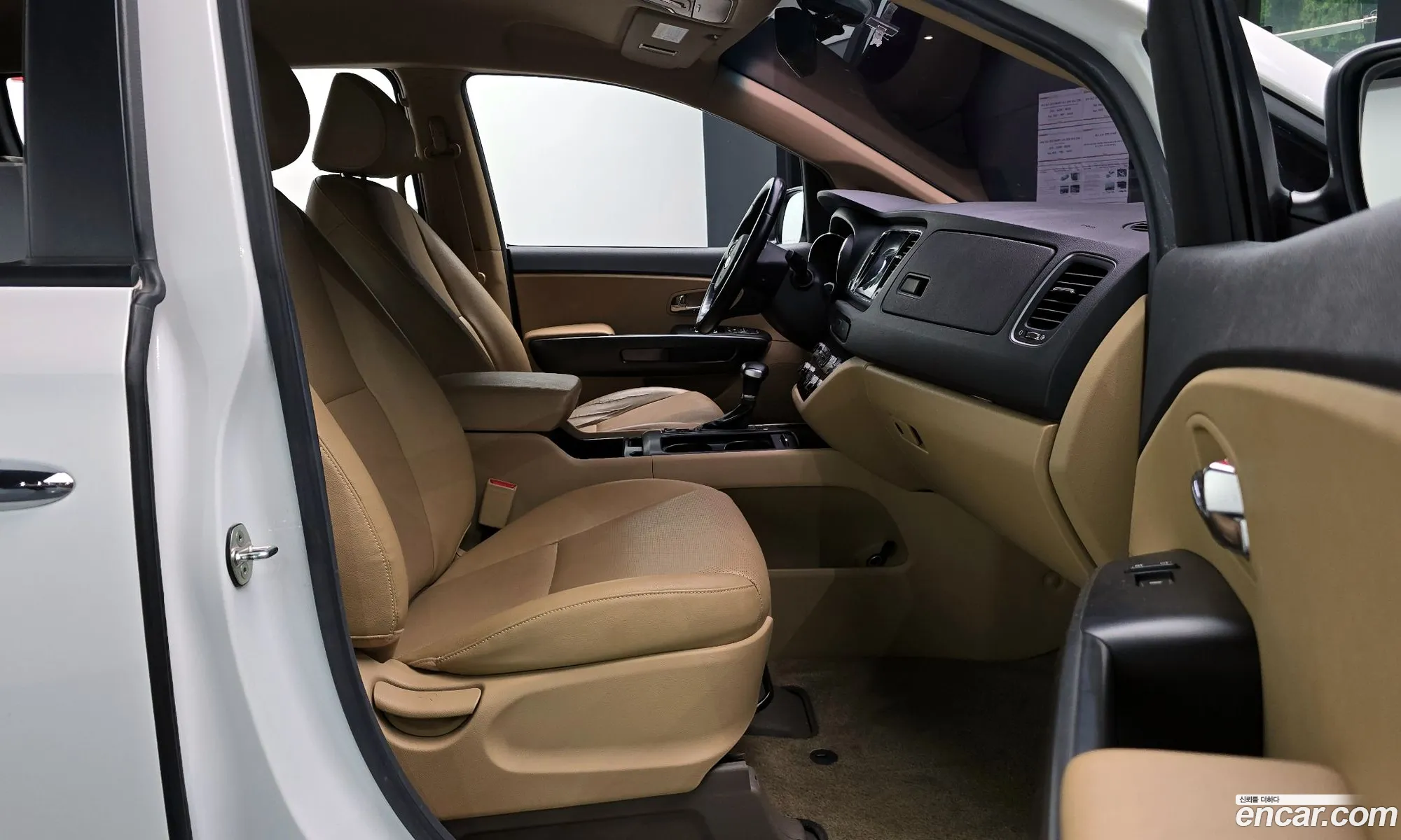 Kia Carnival 2017 — 12