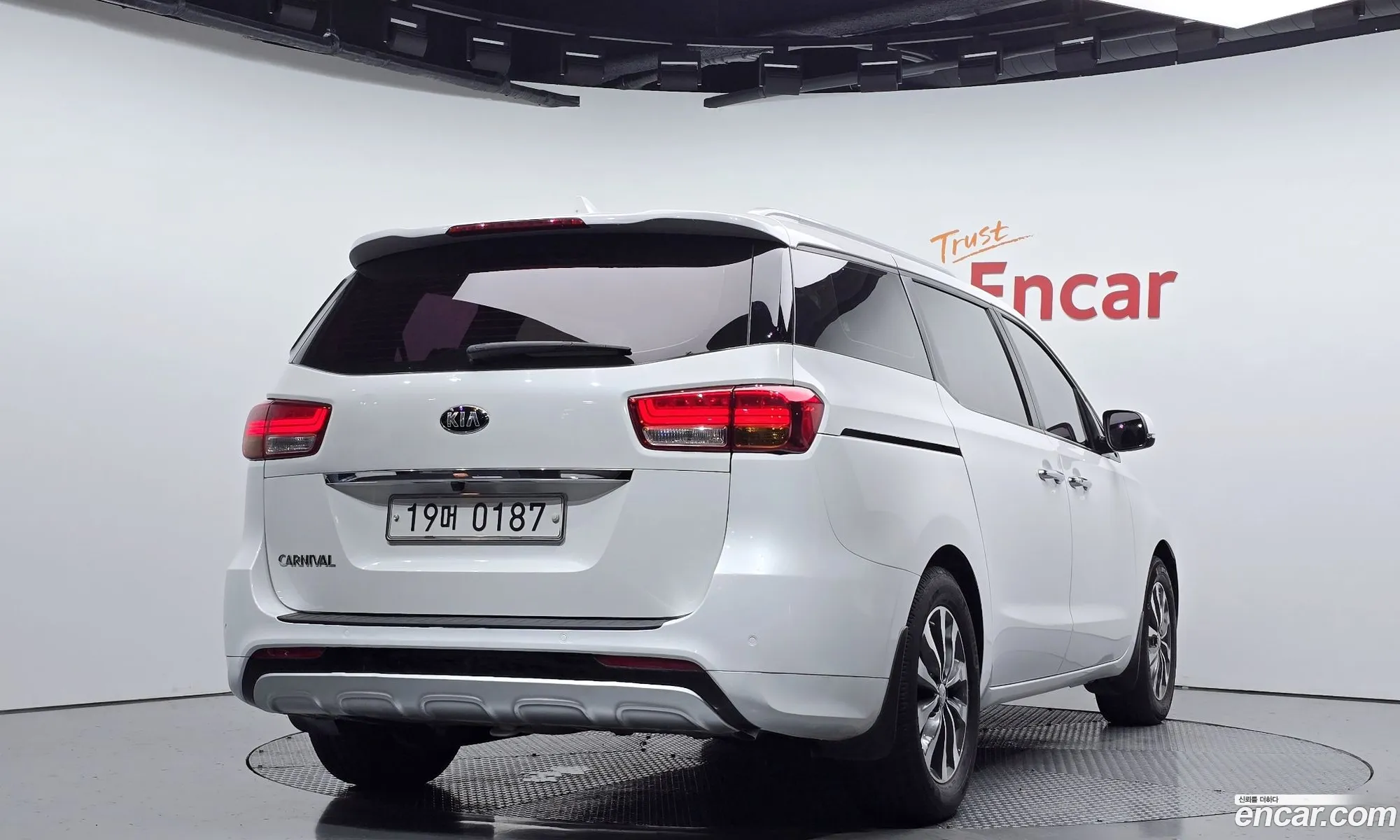 Kia Carnival 2017 — 4