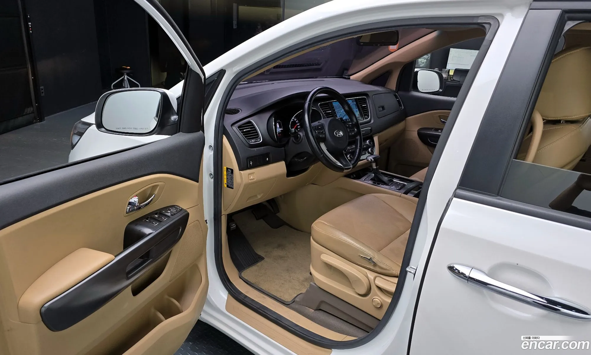 Kia Carnival 2017 — 11