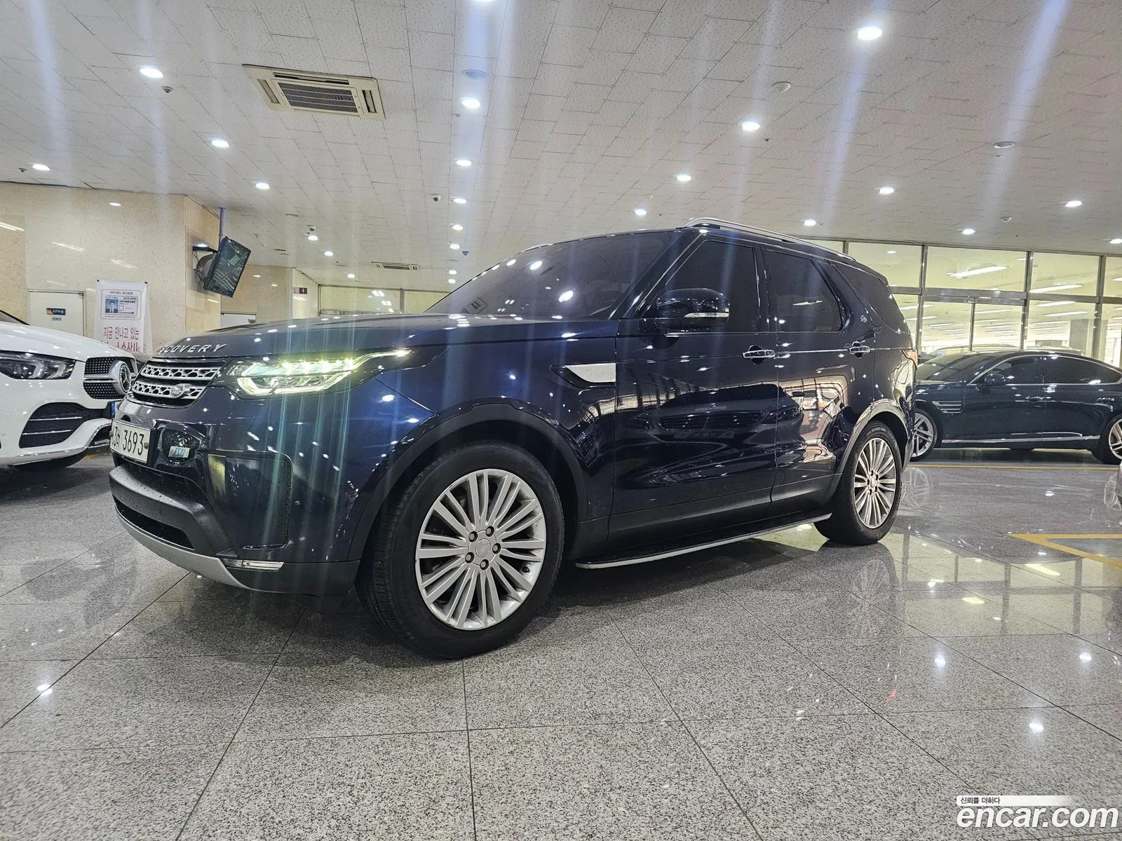 Land Rover Discovery 5 2017 — 17