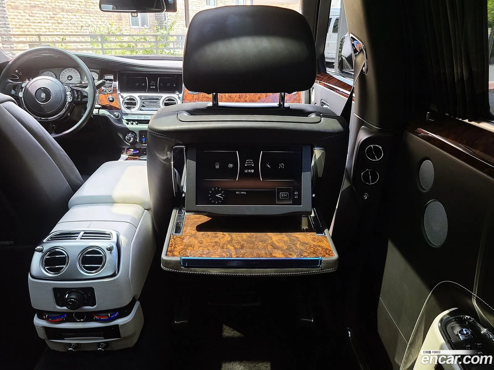 Rolls-Royce Ghost 2017 — 19