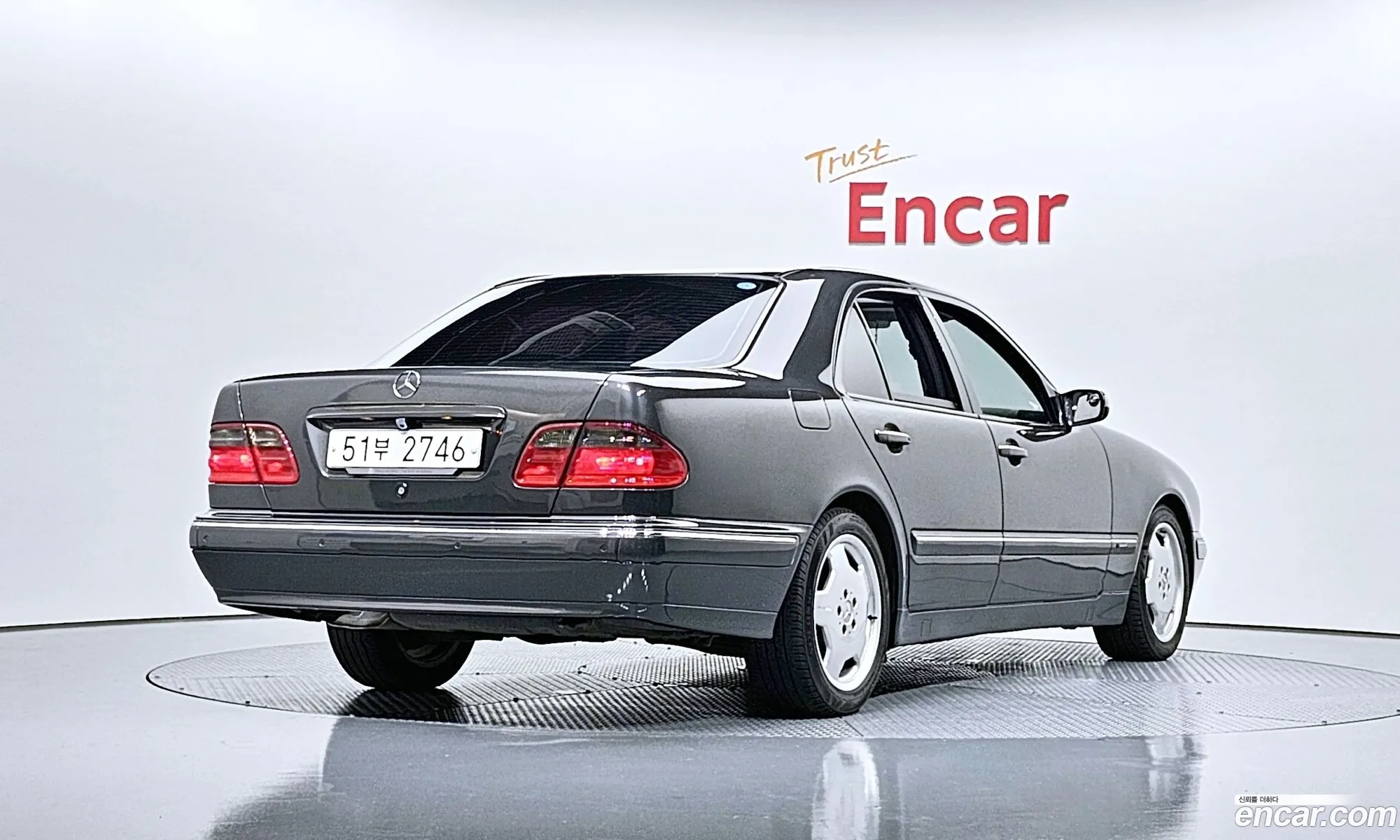Mercedes-Benz E-Class W210 2002 WDBJF48J12B480028 — 2