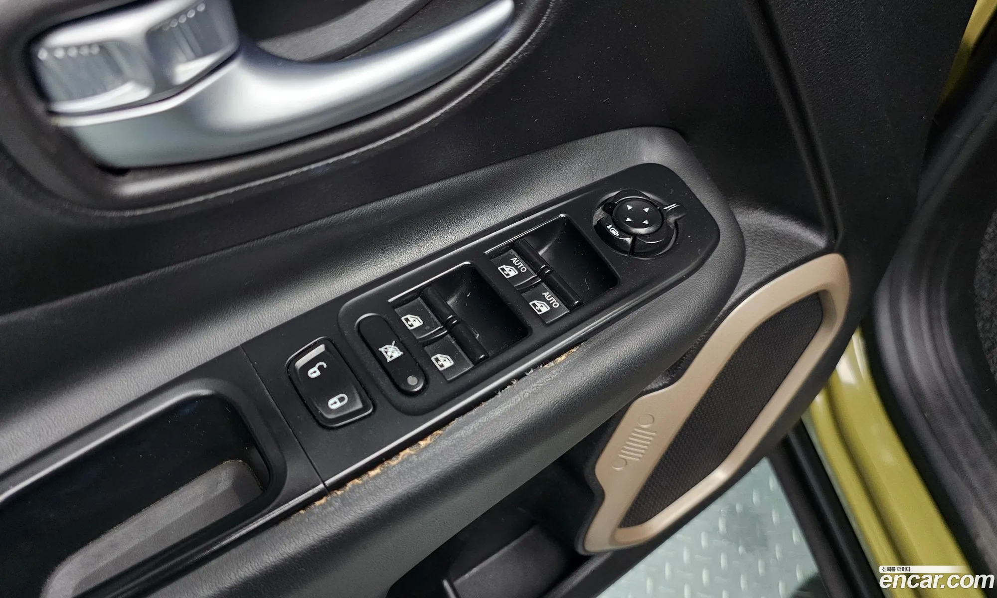 Jeep Renegade 2015 — 18