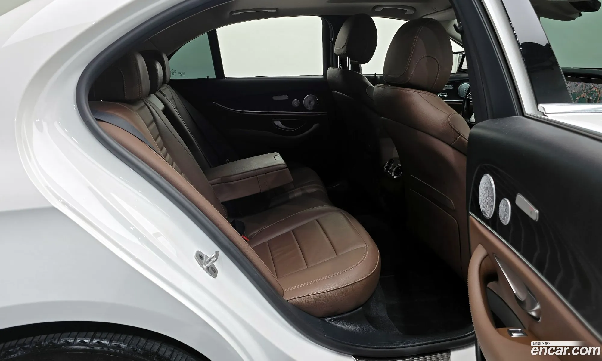 Mercedes-Benz E-Class W213 2020 — 14