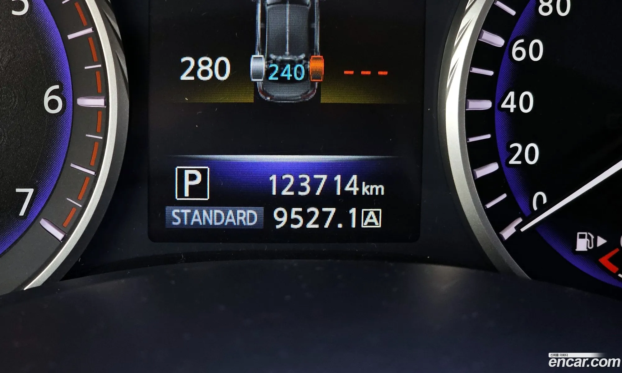 Infiniti Q50 2014 JNKDV71E4EM510341 — 18