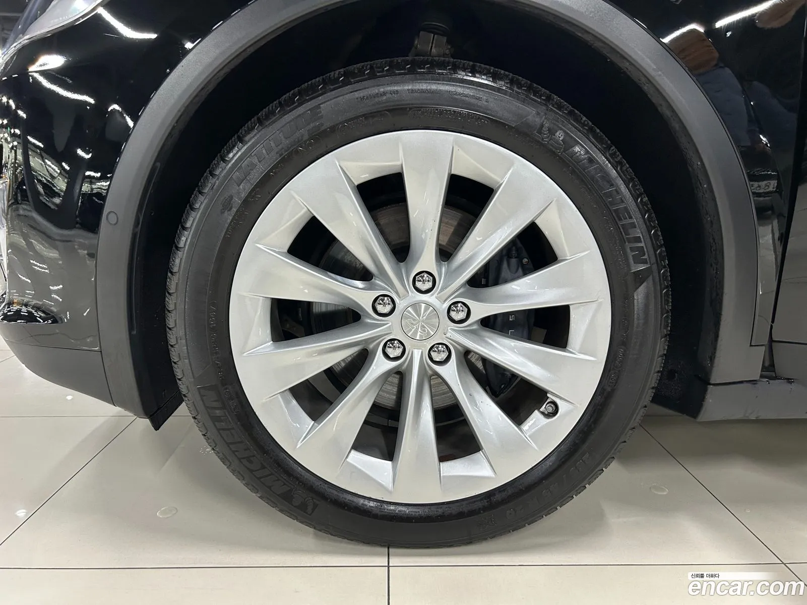 Tesla Model X 2020 — 4