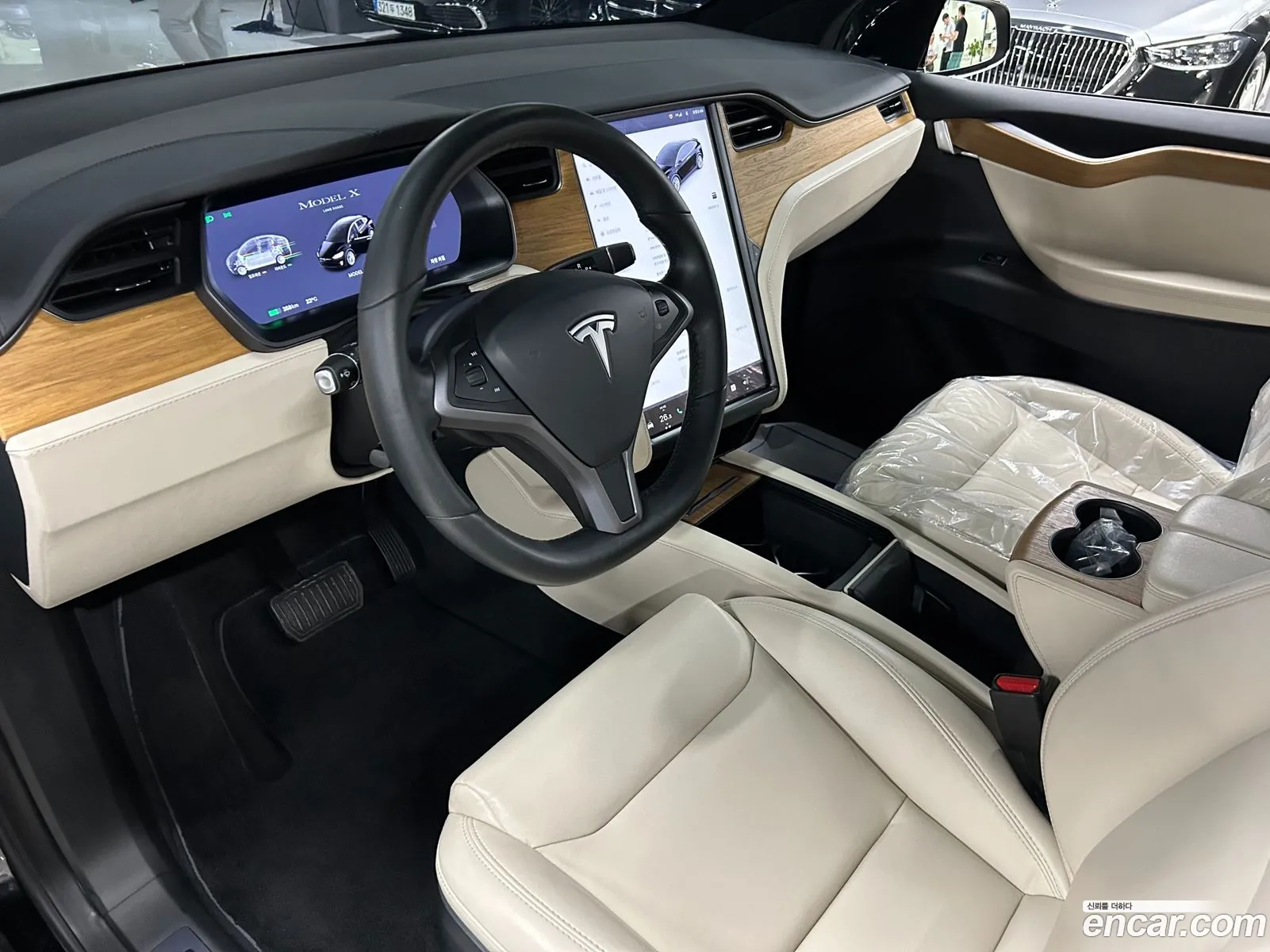 Tesla Model X 2020 — 7