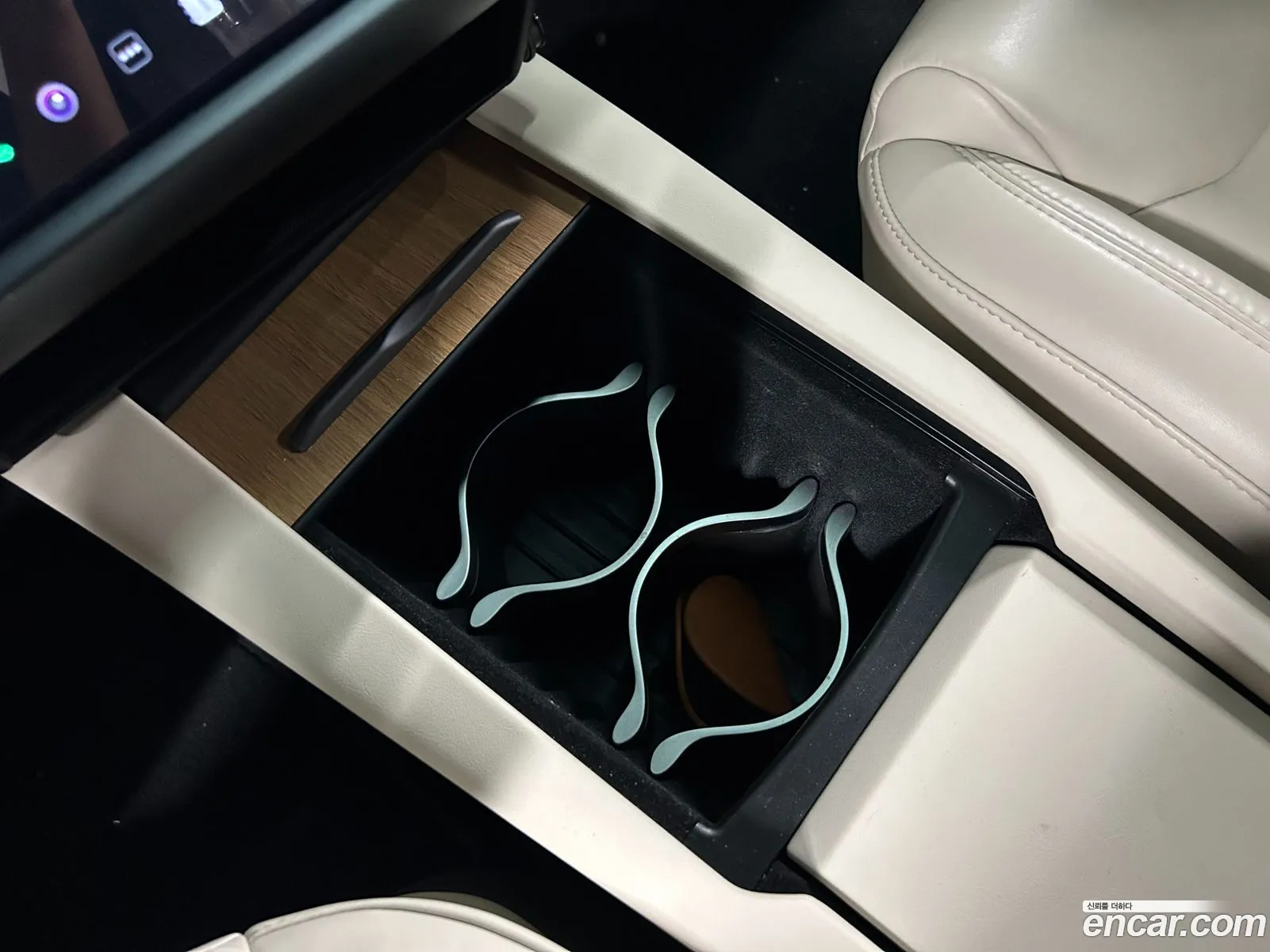 Tesla Model X 2020 — 12