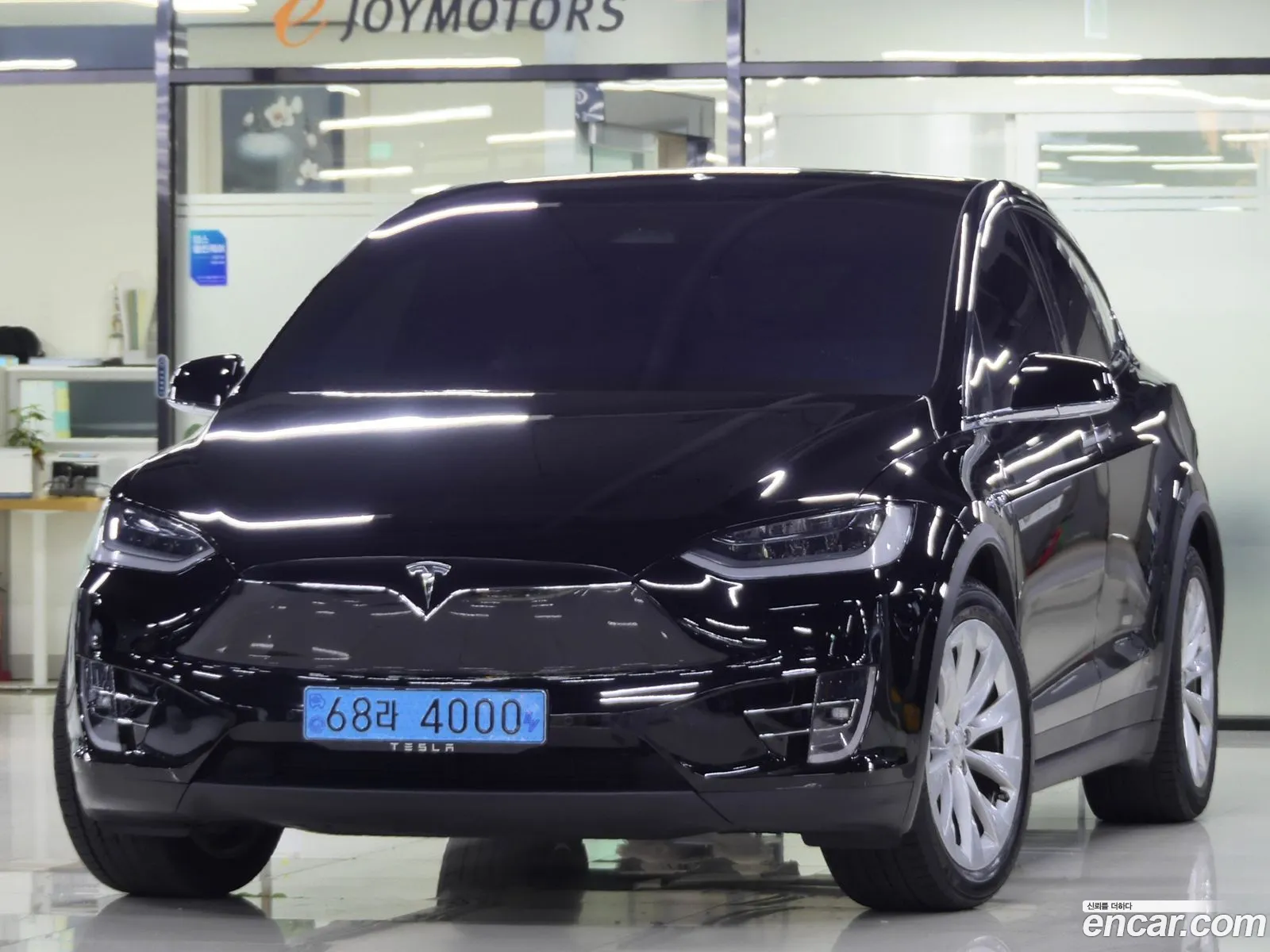 Tesla Model X 2020 — 10