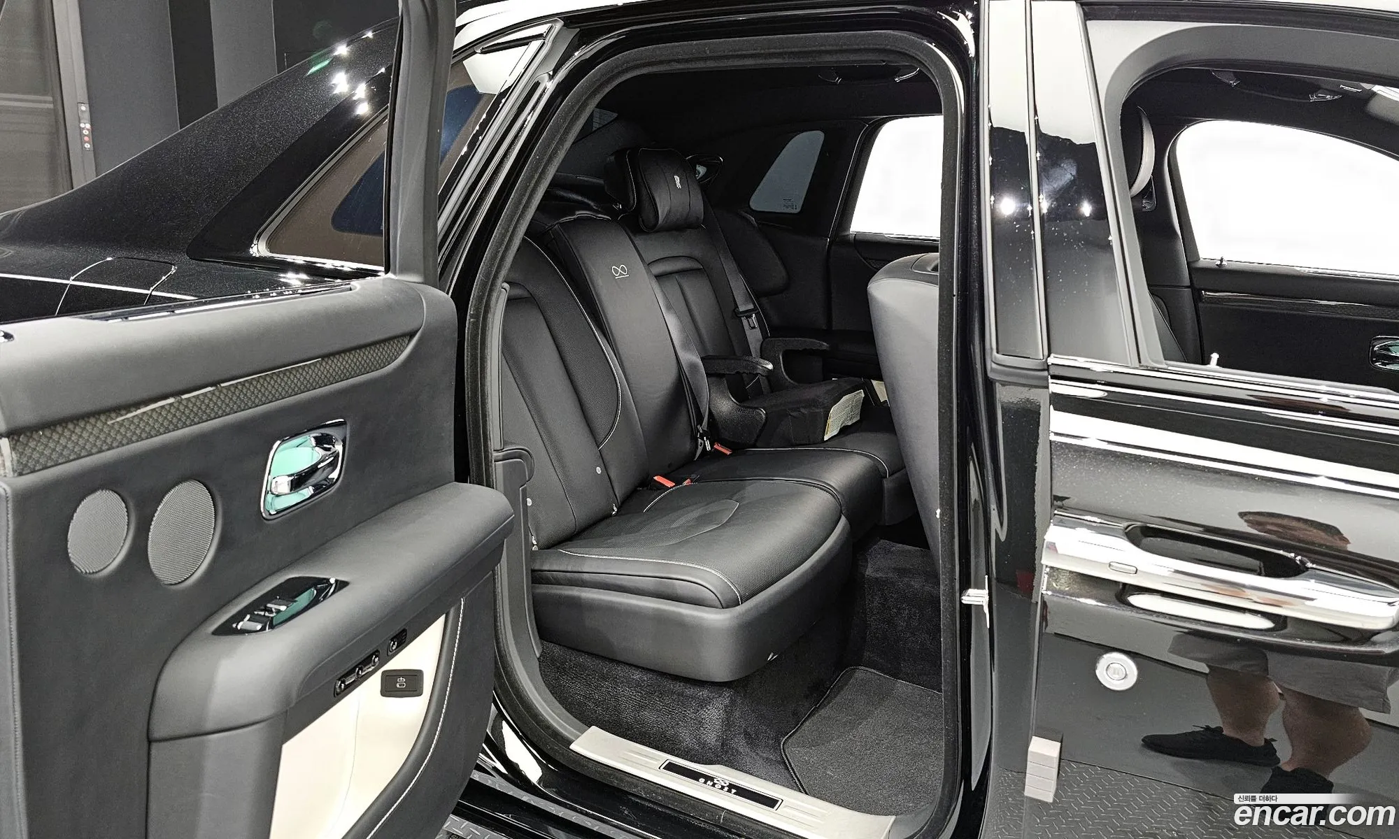 Rolls-Royce Ghost 2023 SCATD6106PU217338 — 6