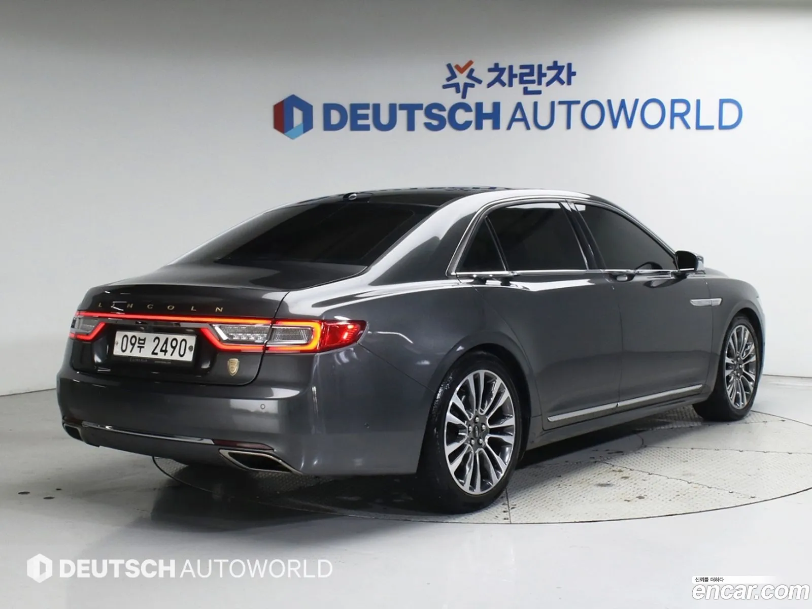 Lincoln Continental 10th Gen 2016 — 9