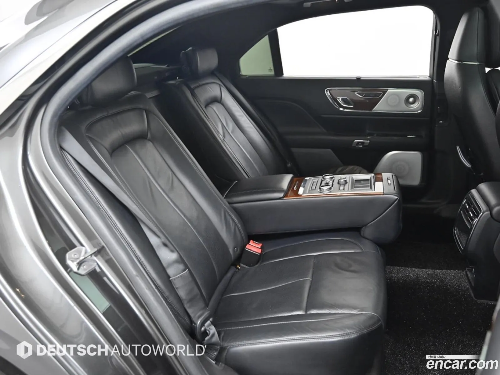 Lincoln Continental 10th Gen 2016 — 3