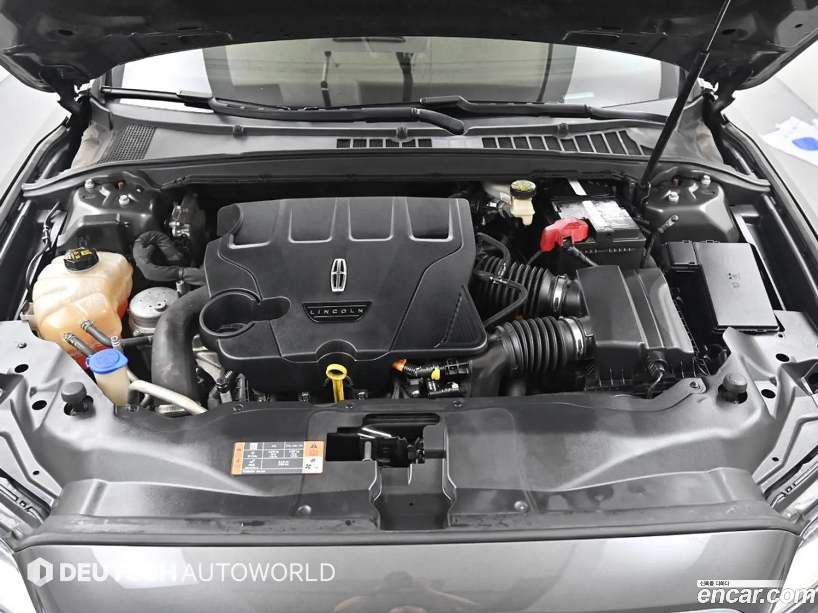 Lincoln Continental 10th Gen 2016 — 4