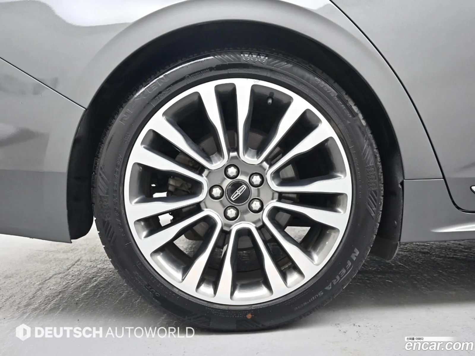 Lincoln Continental 10th Gen 2016 — 13