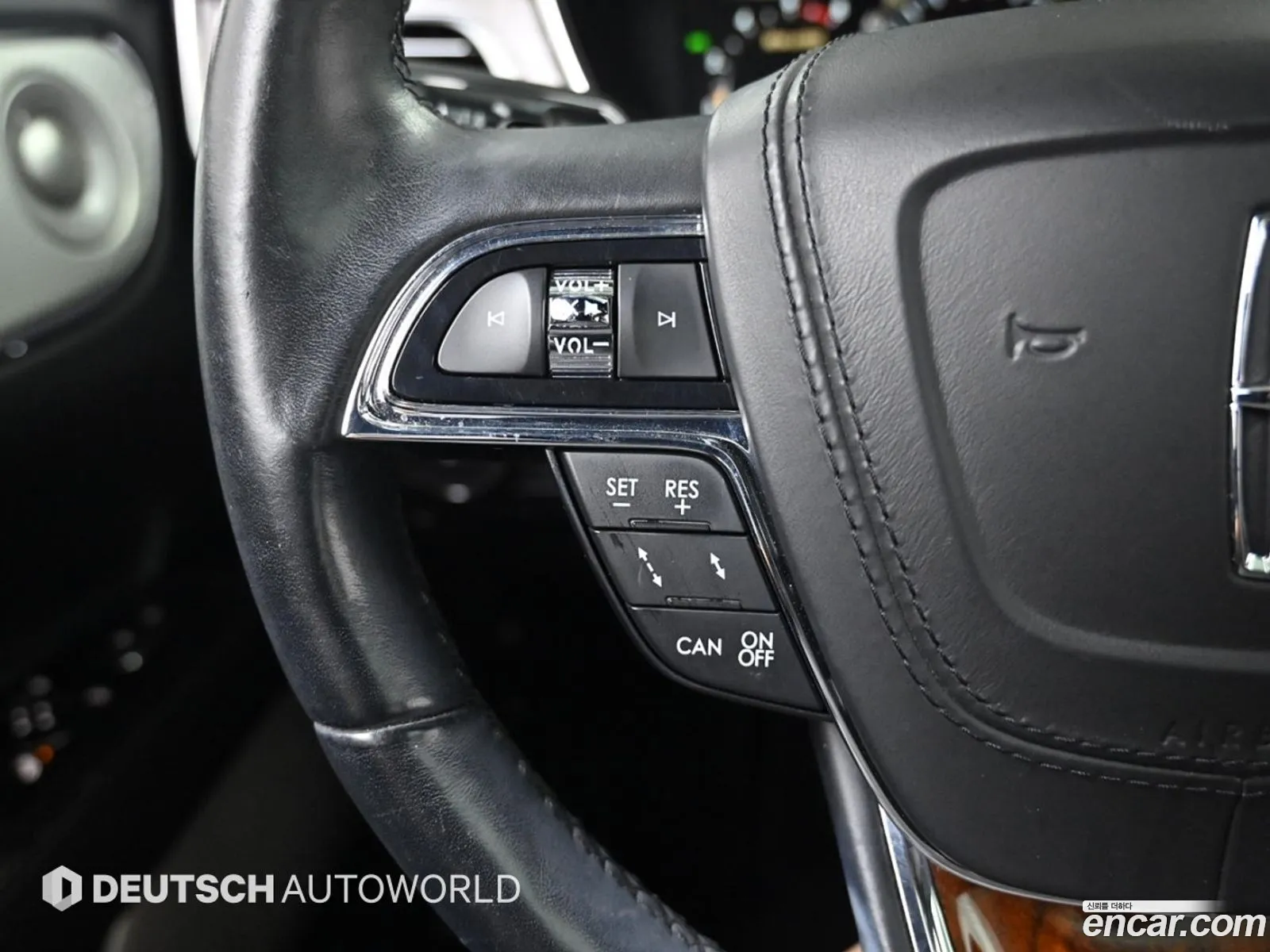 Lincoln Continental 10th Gen 2016 — 6