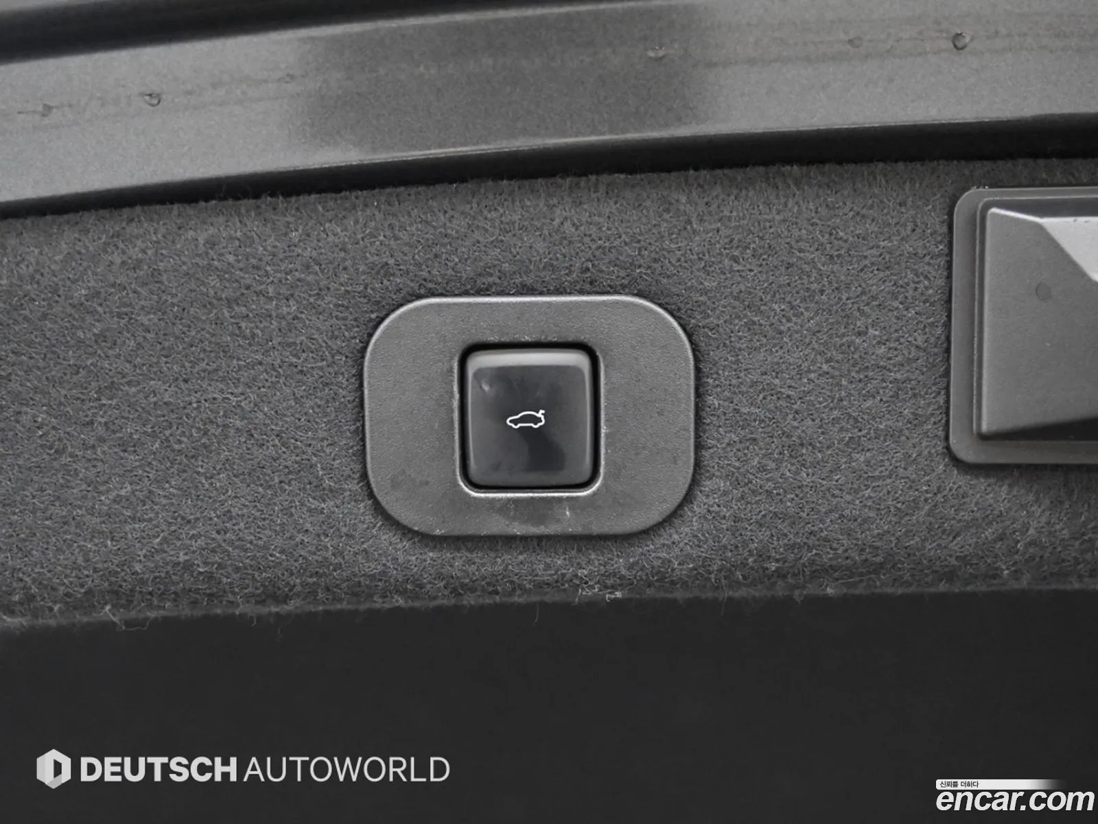 Lincoln Continental 10th Gen 2016 — 18