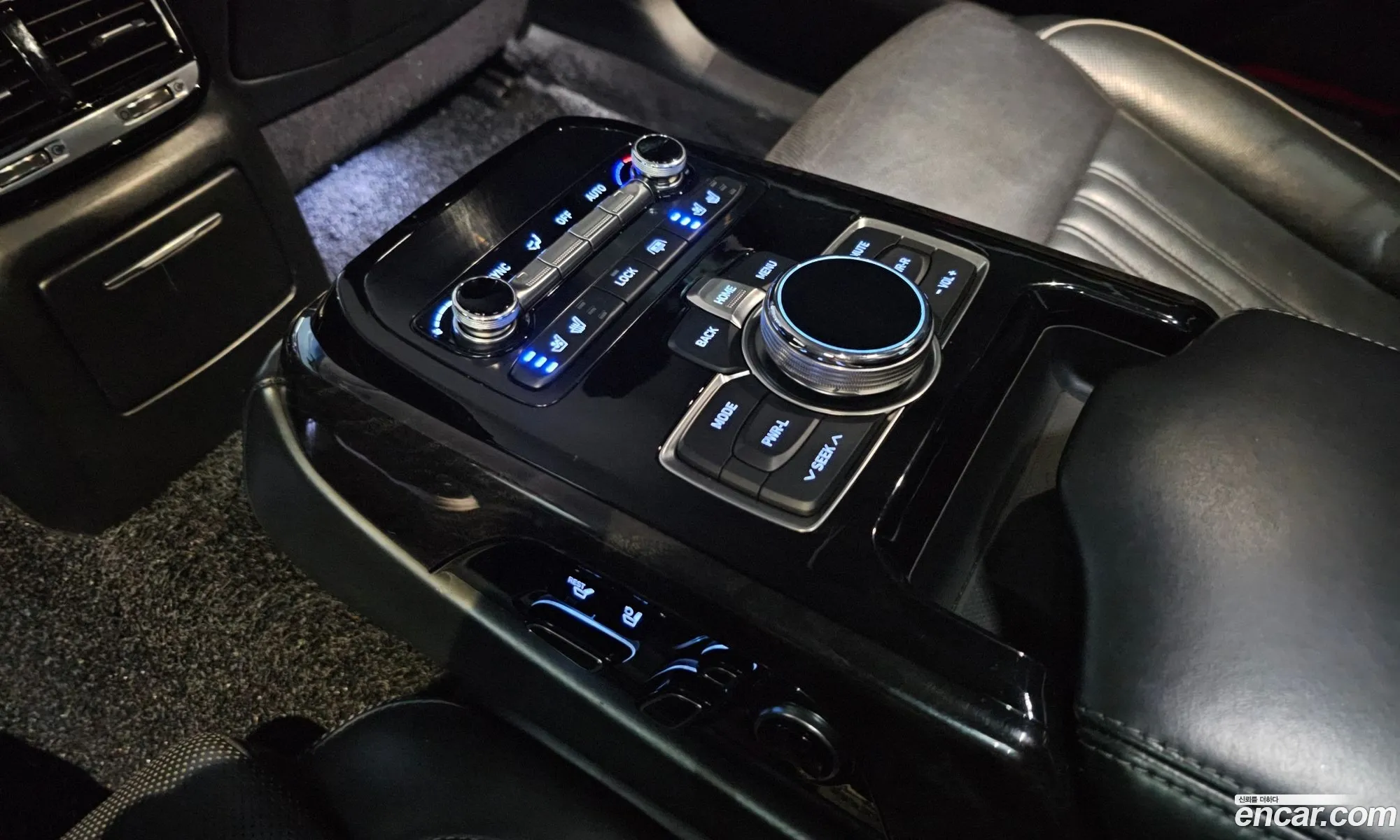 Genesis EQ900 2016 — 20