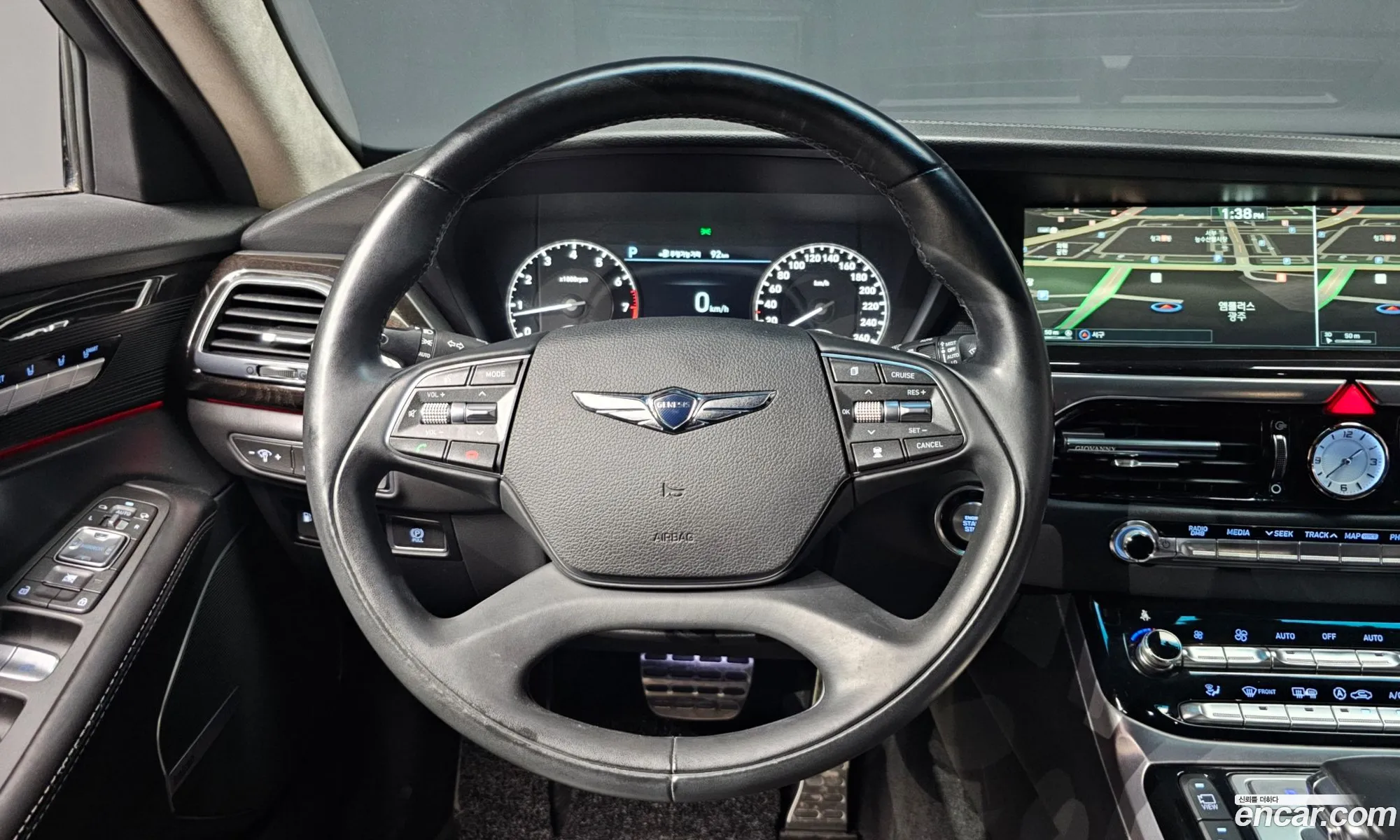 Genesis EQ900 2016 — 12