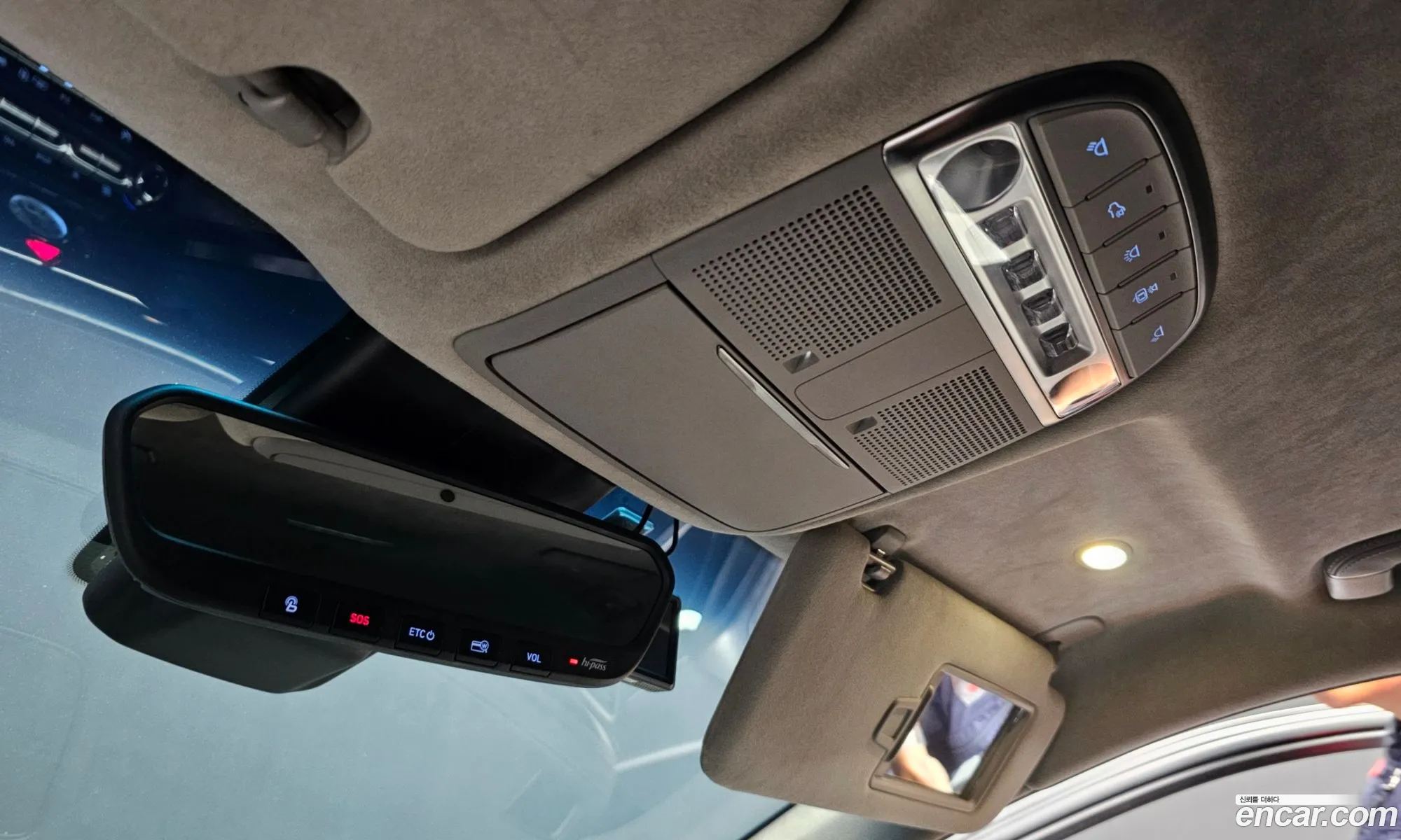 Genesis EQ900 2016 — 17