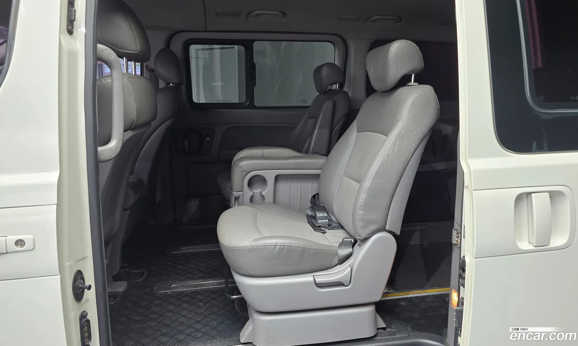 Hyundai Grand Starex 2011 — 20