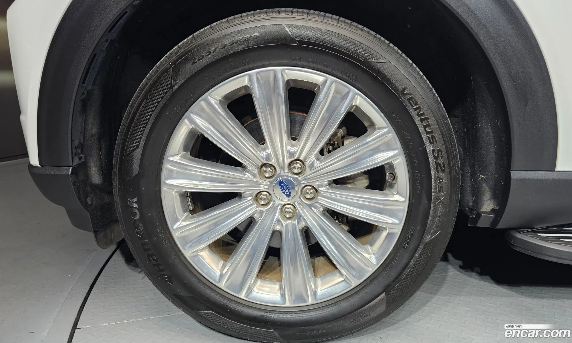 Ford Explorer 6th Gen 2020 1FMSK8FH4LGC17444 — 12