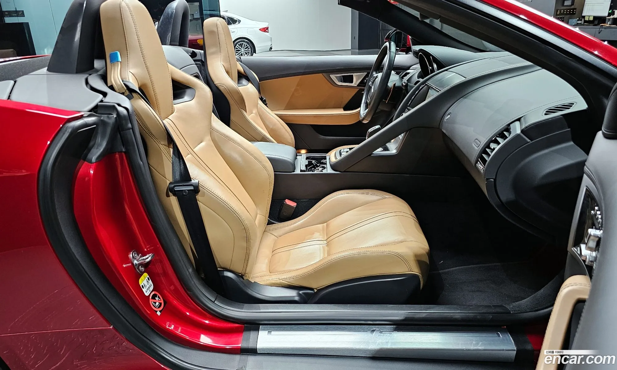 Jaguar F-Type 2016 SAJAJ65V4H8K43527 — 2