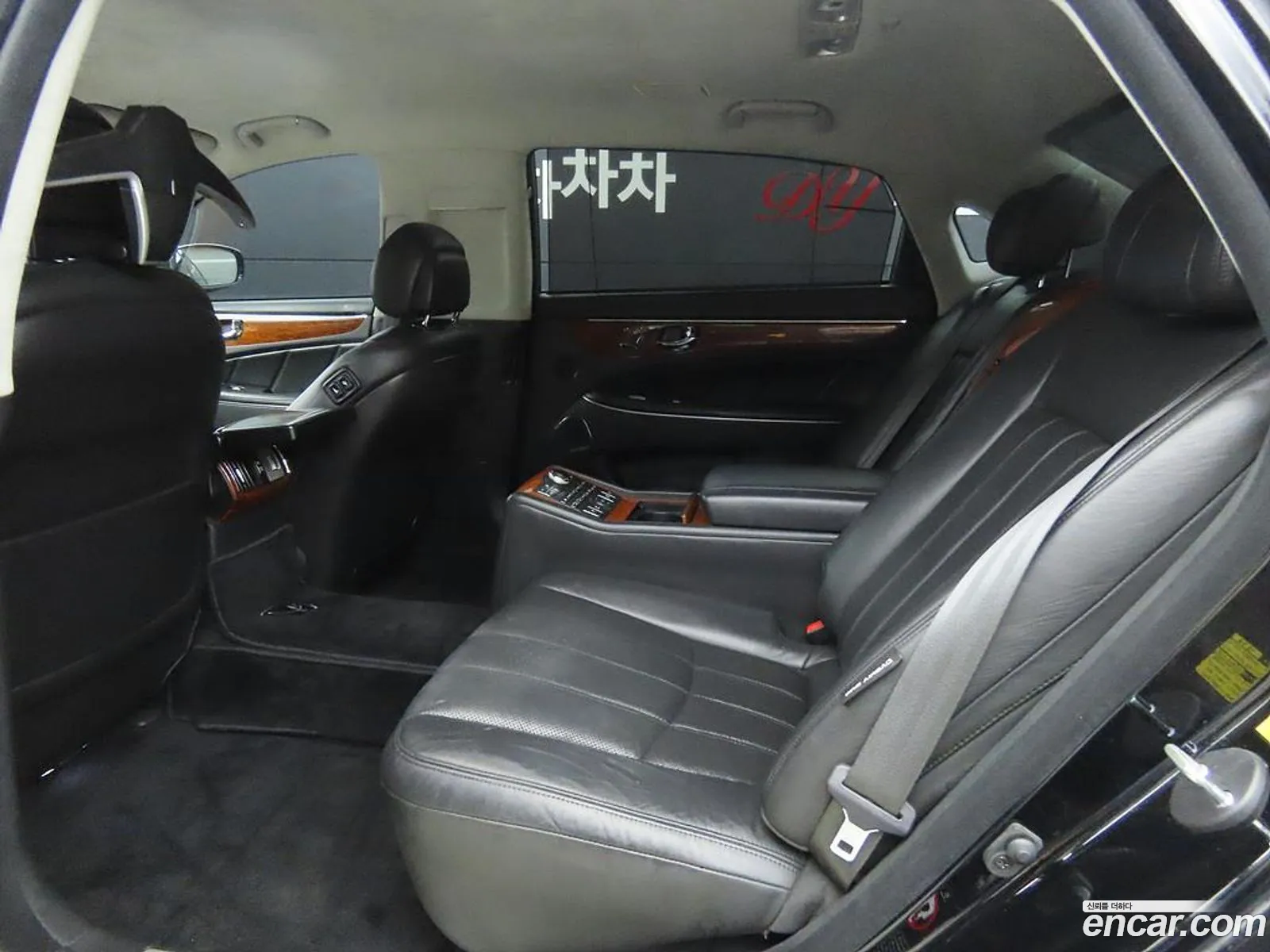 Hyundai Equus 2009 — 19