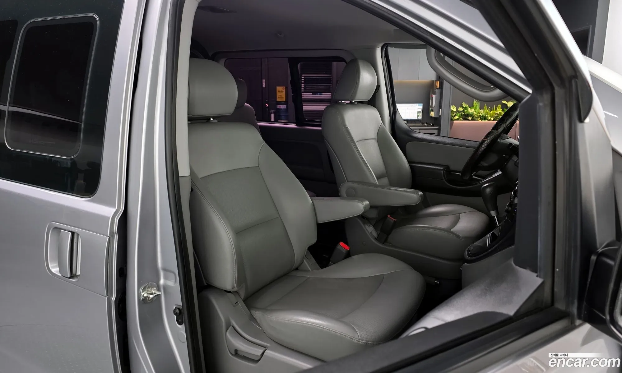 Hyundai Grand Starex 2017 — 20