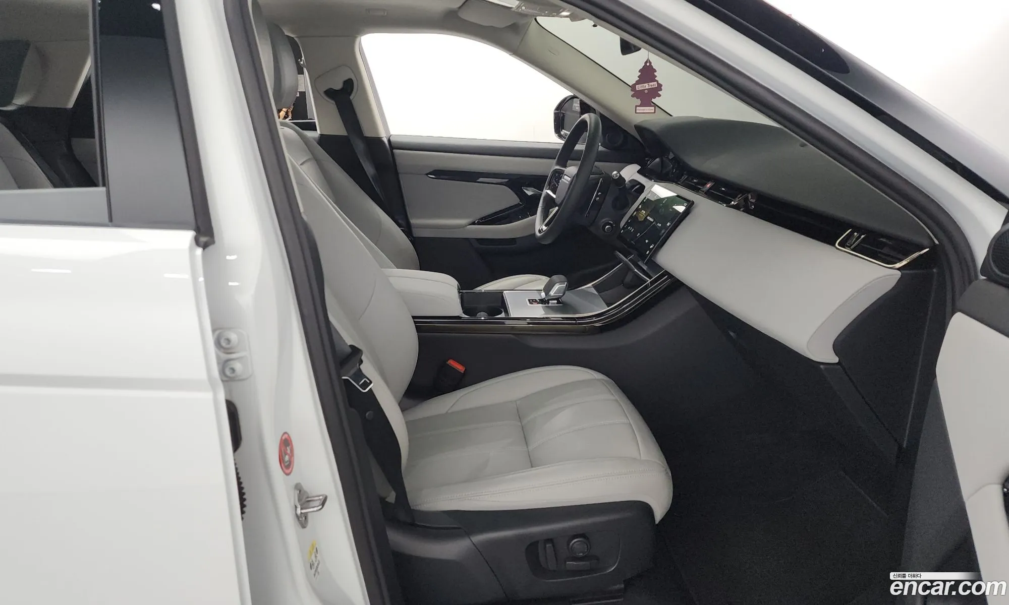 Land Rover Range Rover Evoque 2024 — 18