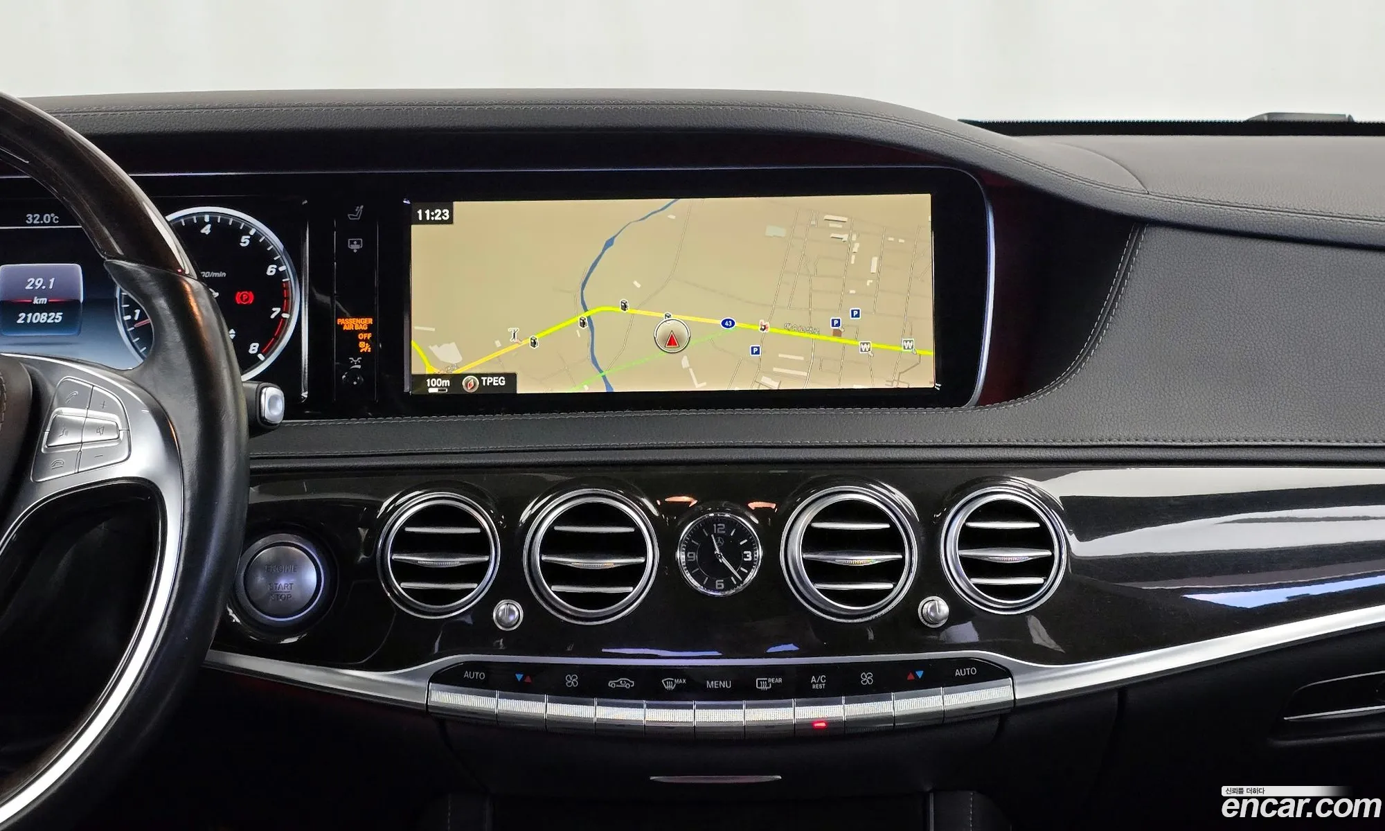Mercedes-Benz S-Class W222 2015 WDDUG8CB4FA182979 — 18