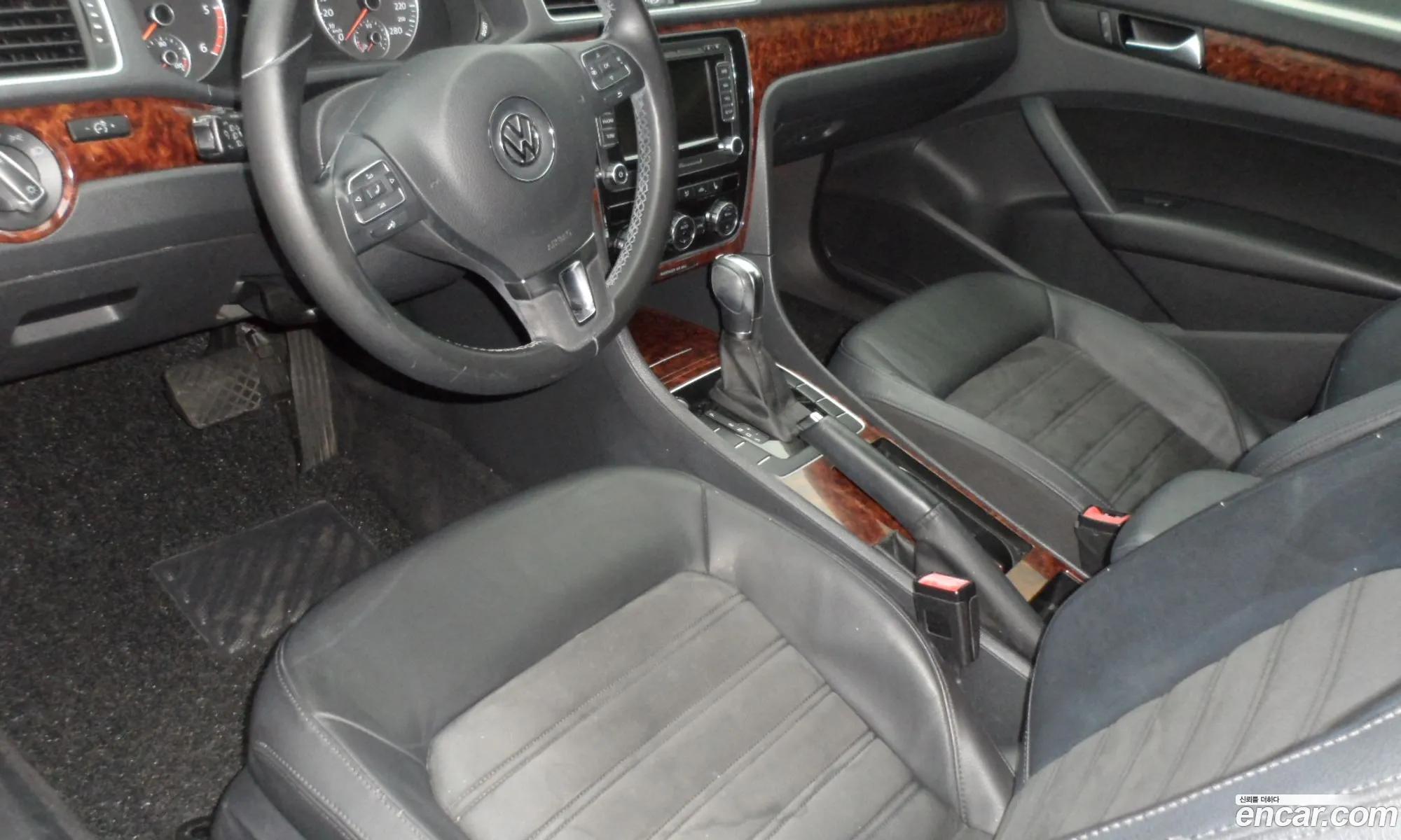 Volkswagen Passat 2012 — 14