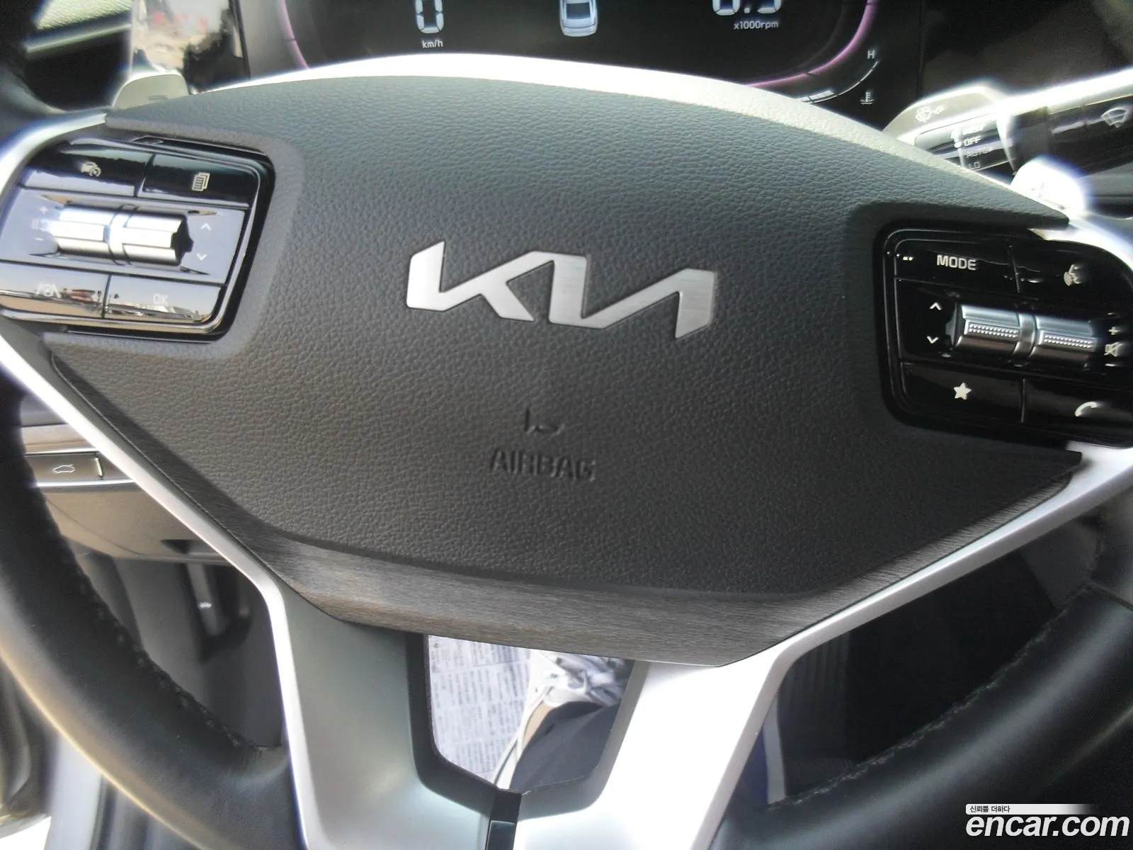 Kia K8 2022 — 17