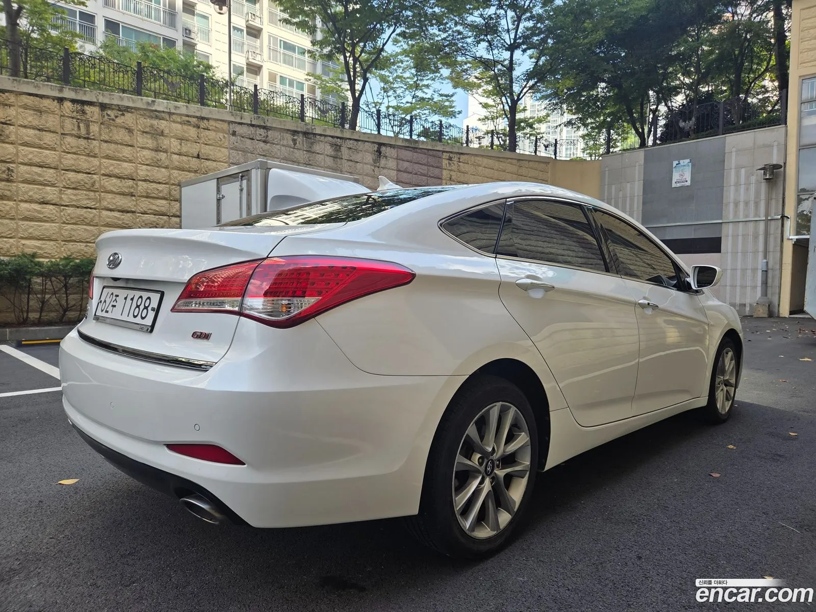 Hyundai i40 Saloon 2014 — 17