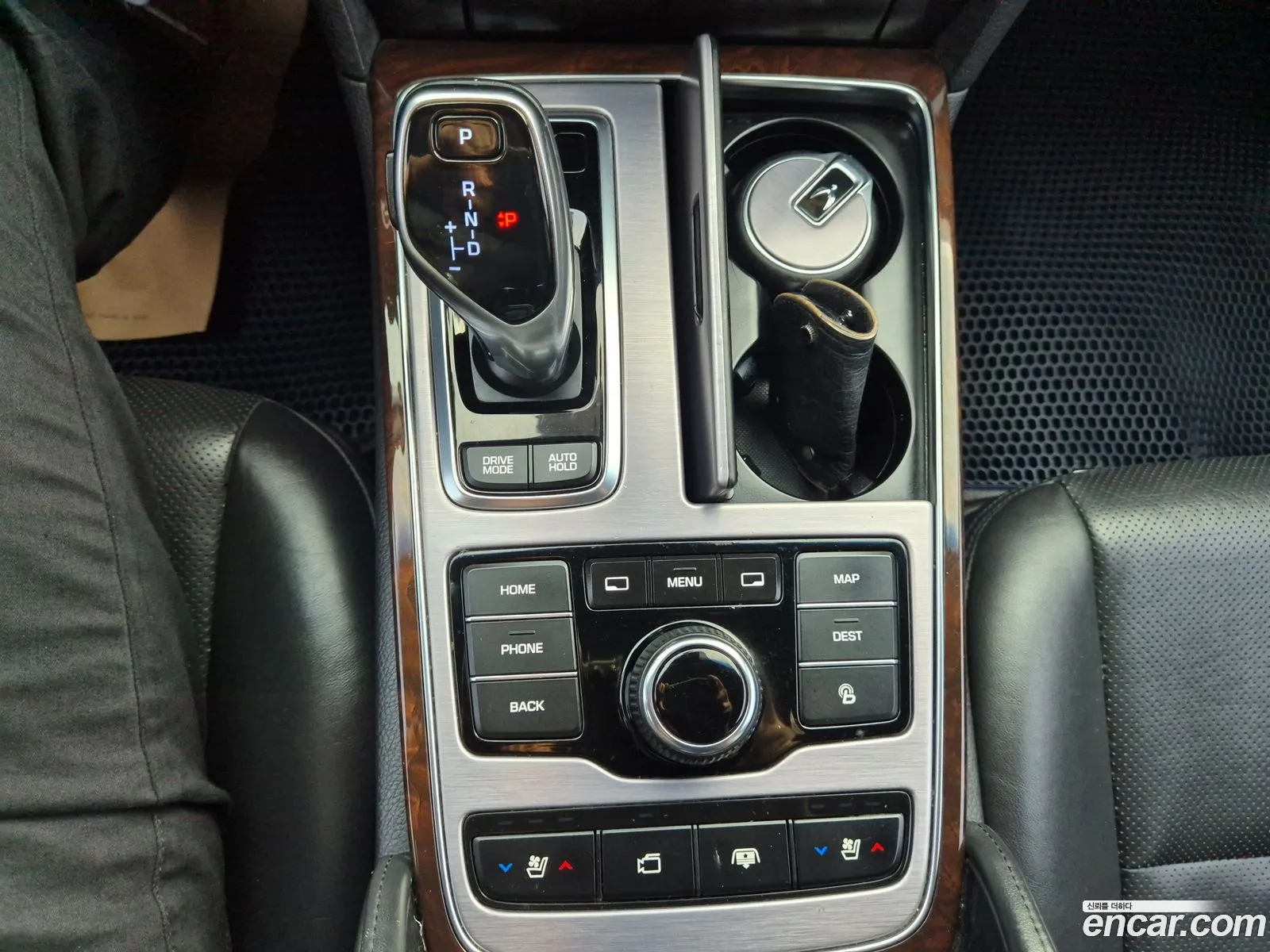 Hyundai Equus 2014 — 17